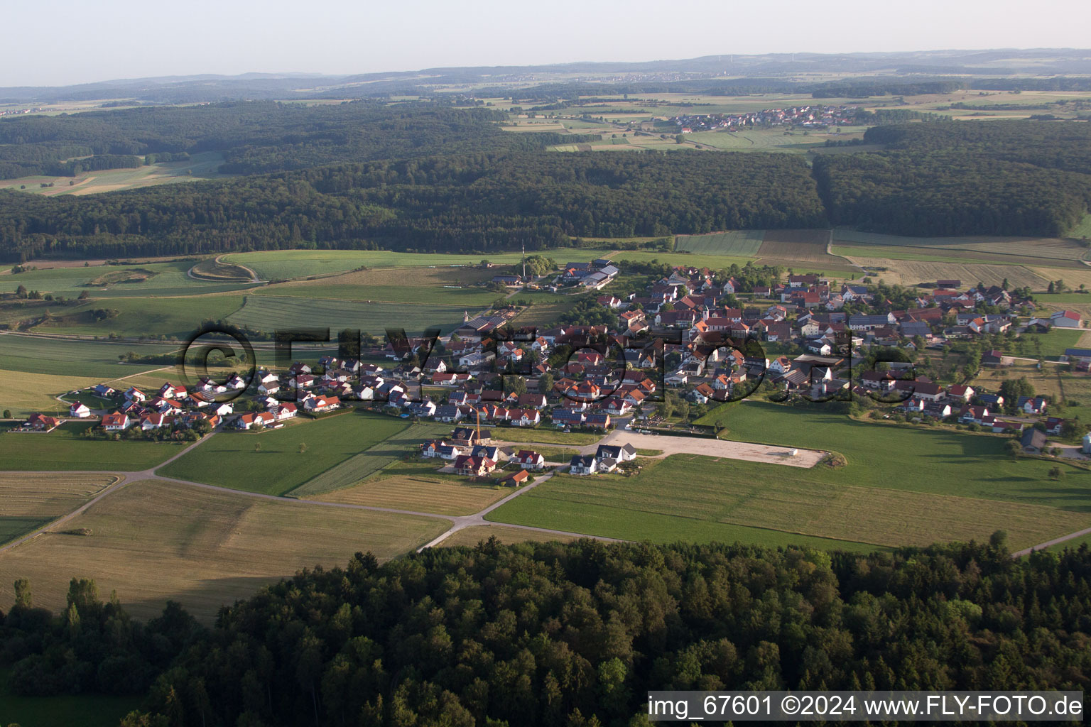 Vue aérienne de Dächingen dans le département Bade-Wurtemberg, Allemagne