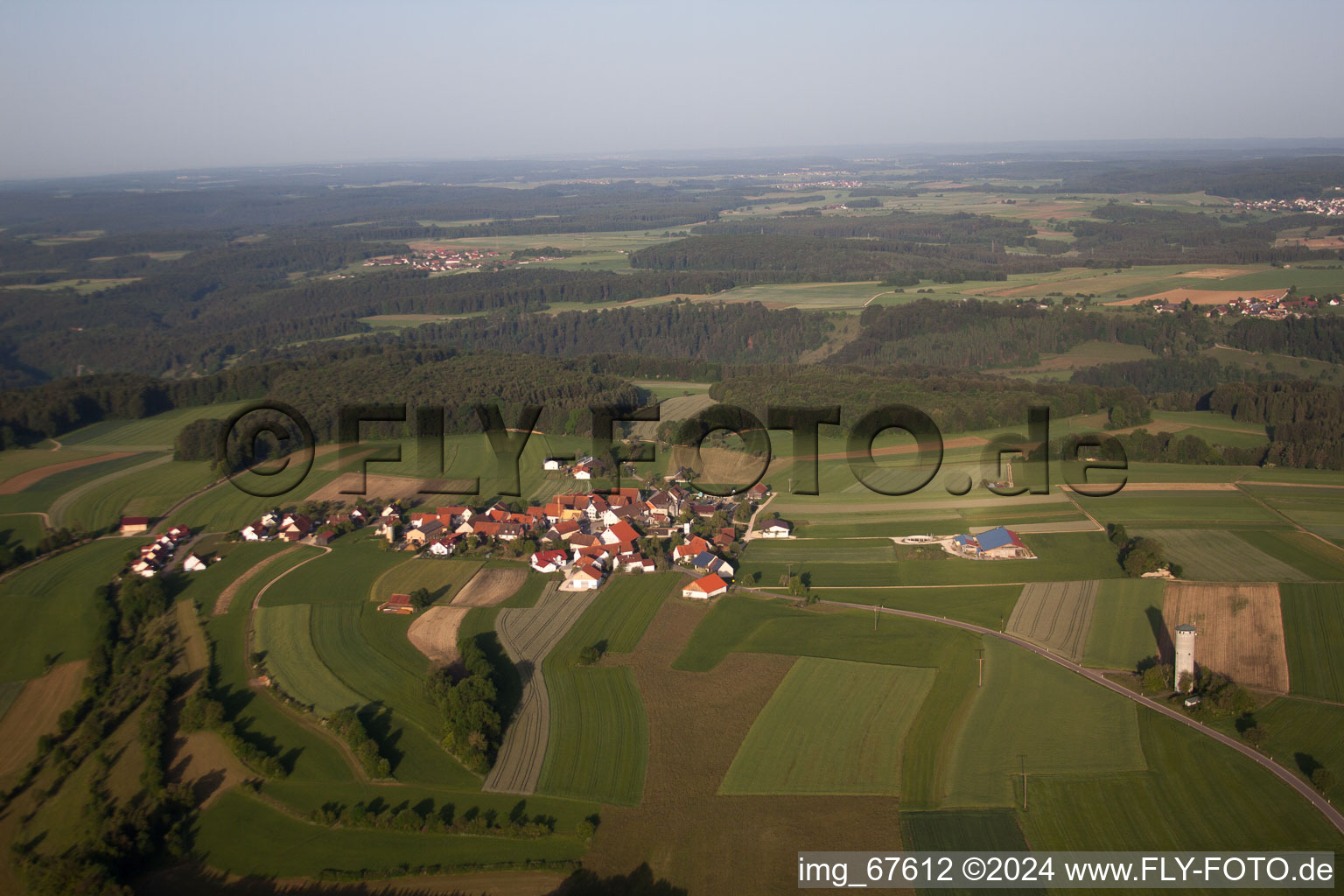 Vue aérienne de Brêmelau à le quartier Dürrenstetten in Münsingen dans le département Bade-Wurtemberg, Allemagne