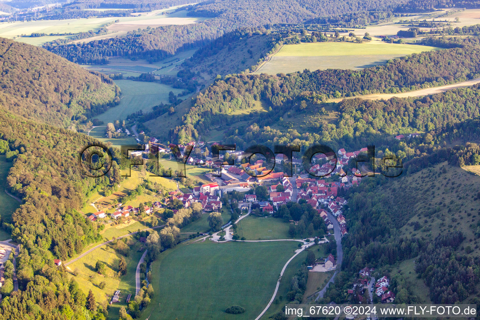 Vue aérienne de Quartier Buttenhausen in Münsingen dans le département Bade-Wurtemberg, Allemagne