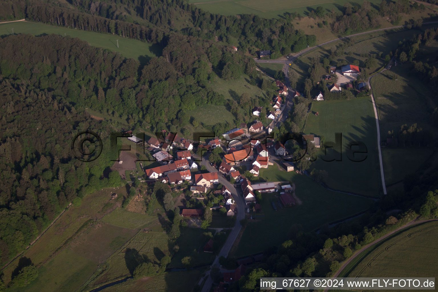 Vue aérienne de Wasserstetten dans le département Bade-Wurtemberg, Allemagne