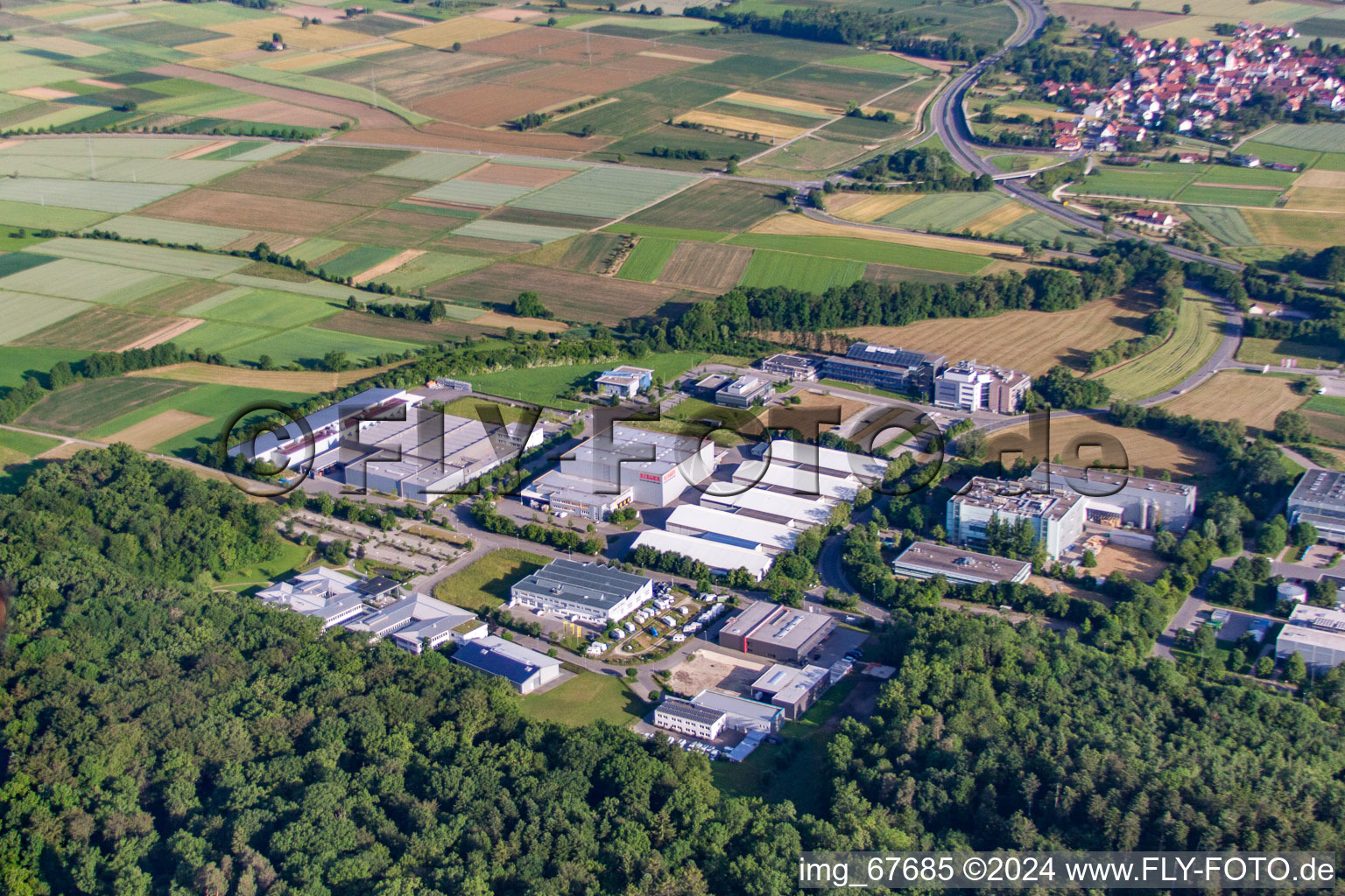 Vue aérienne de RET GmbH à le quartier Jettenburg in Kusterdingen dans le département Bade-Wurtemberg, Allemagne