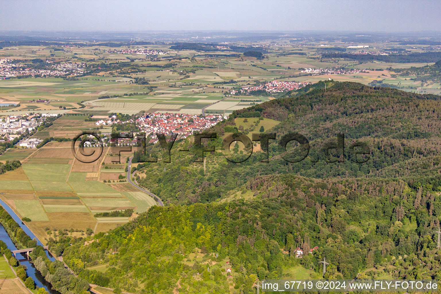 Vue aérienne de Spitzberg Odenbourg à le quartier Weilheim in Tübingen dans le département Bade-Wurtemberg, Allemagne