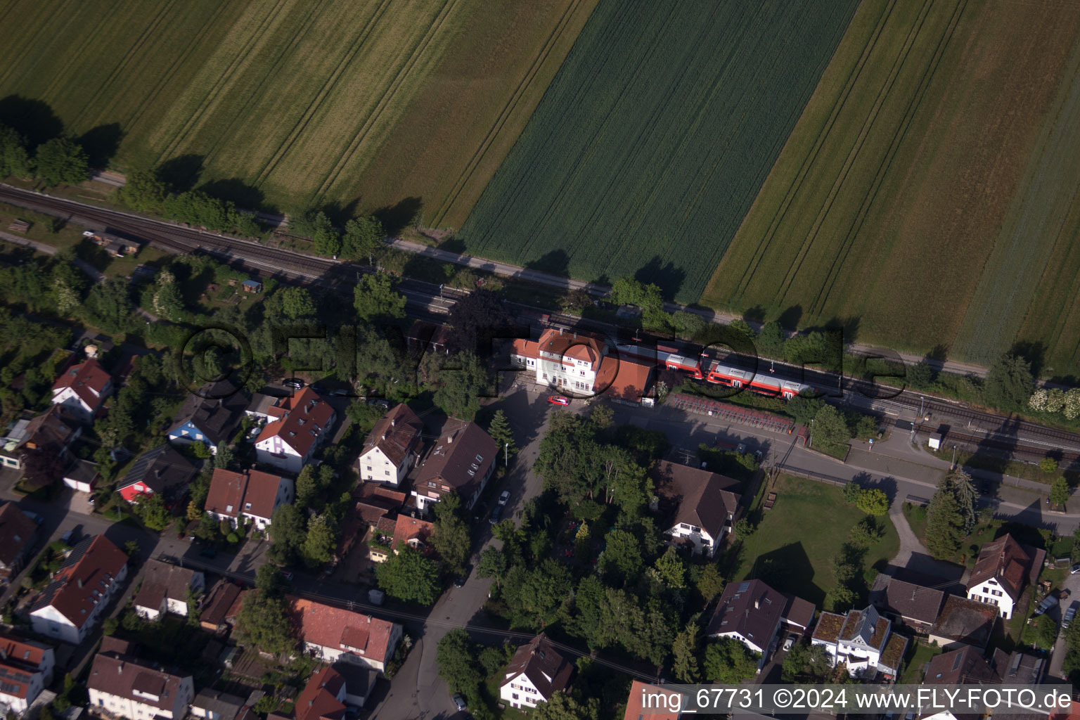 Vue aérienne de Gare à le quartier Entringen in Ammerbuch dans le département Bade-Wurtemberg, Allemagne