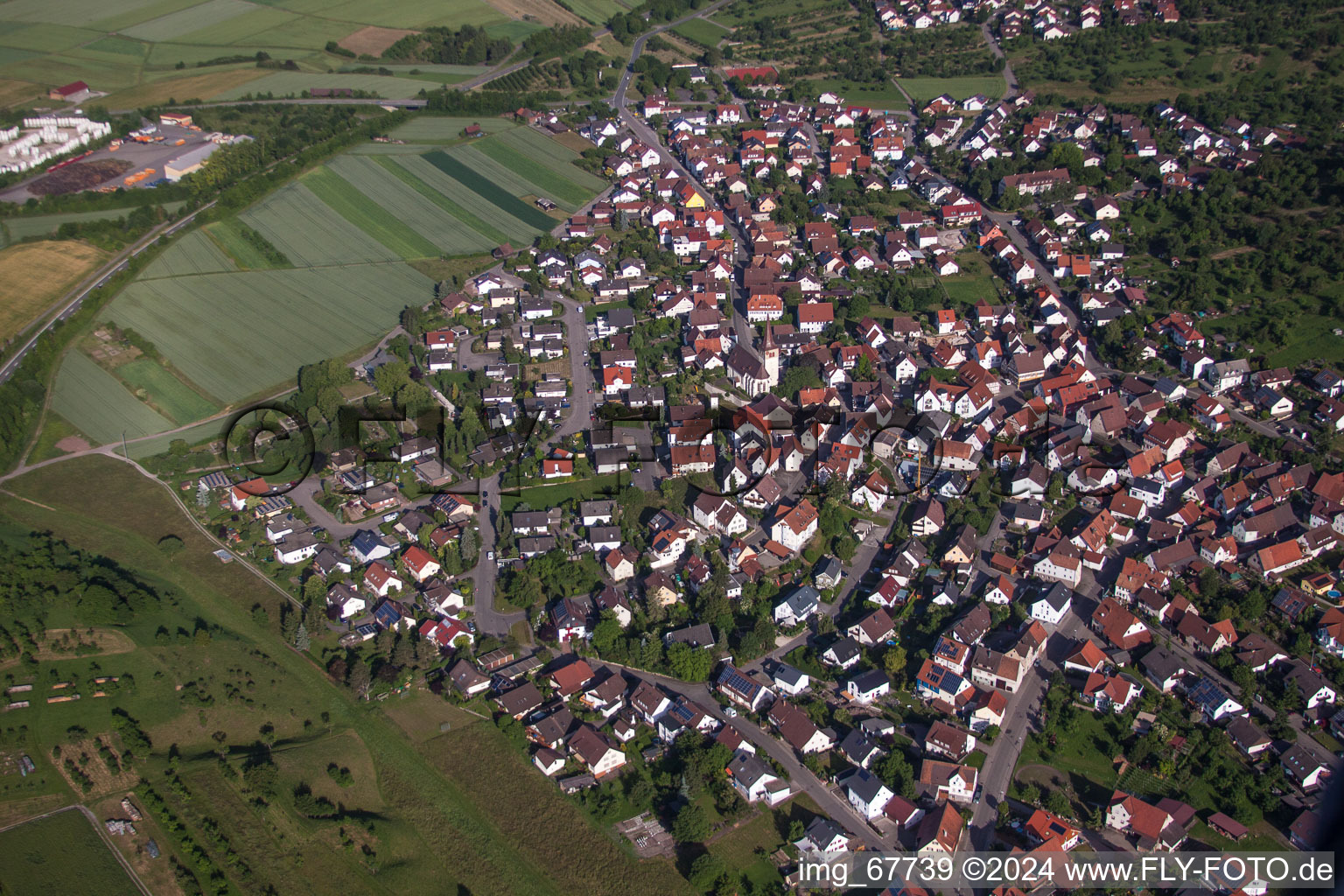 Vue aérienne de Vue sur le village à le quartier Kayh in Herrenberg dans le département Bade-Wurtemberg, Allemagne