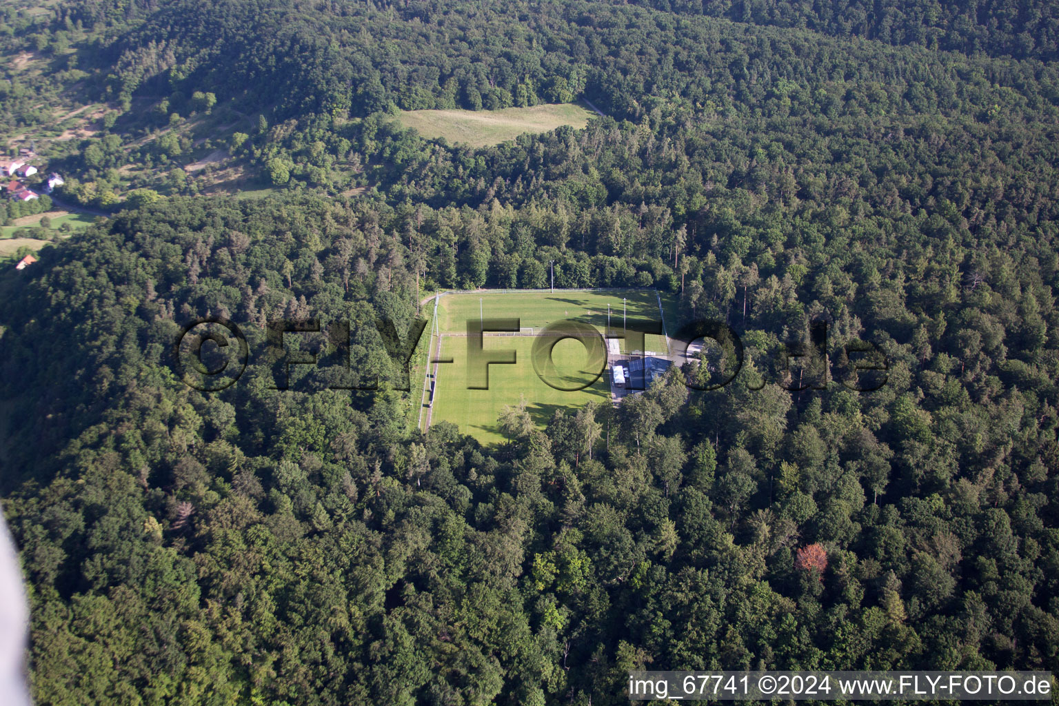 Vue aérienne de VM Mönchberg à le quartier Mönchberg in Herrenberg dans le département Bade-Wurtemberg, Allemagne