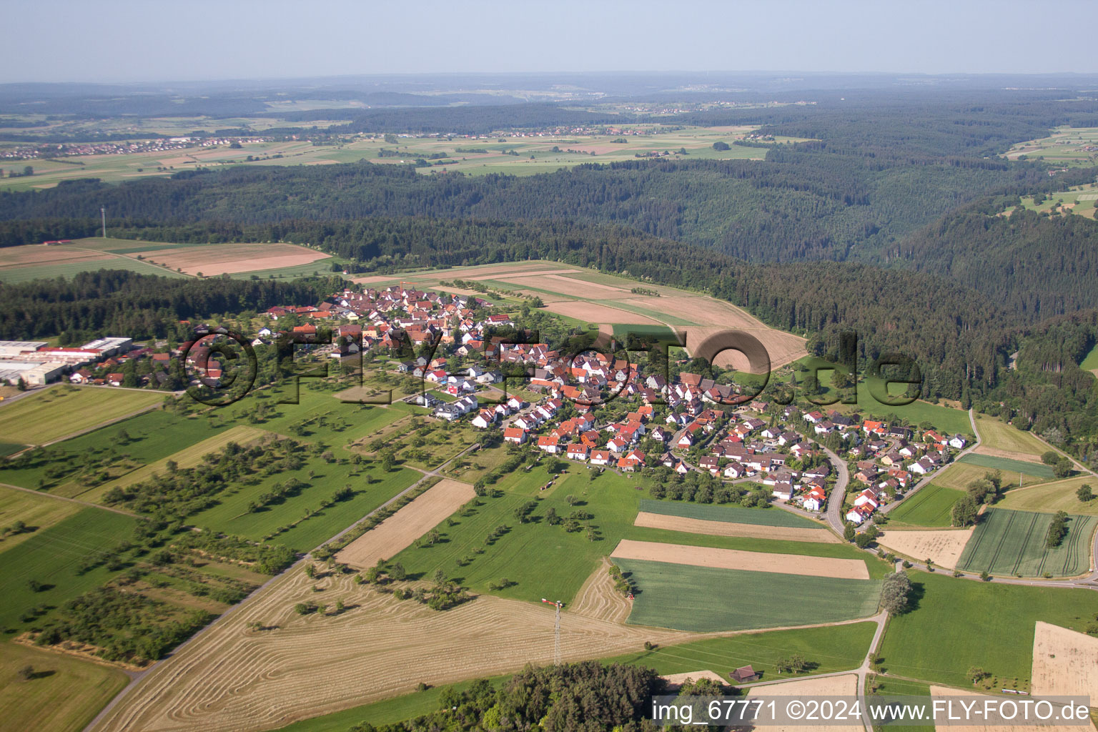 Vue aérienne de Calw à Gültlingen dans le département Bade-Wurtemberg, Allemagne