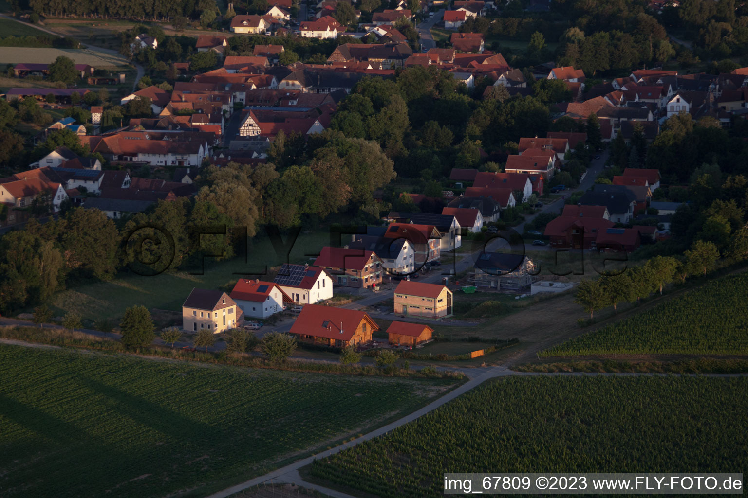Dierbach dans le département Rhénanie-Palatinat, Allemagne vu d'un drone
