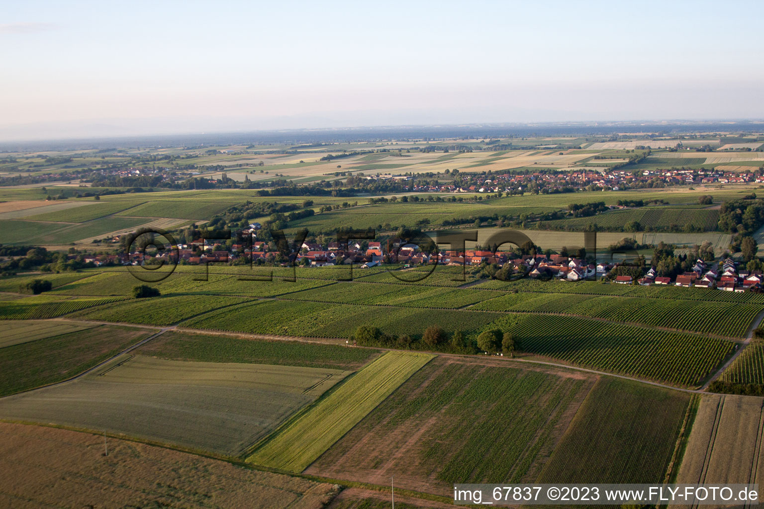 Niederhorbach dans le département Rhénanie-Palatinat, Allemagne d'un drone
