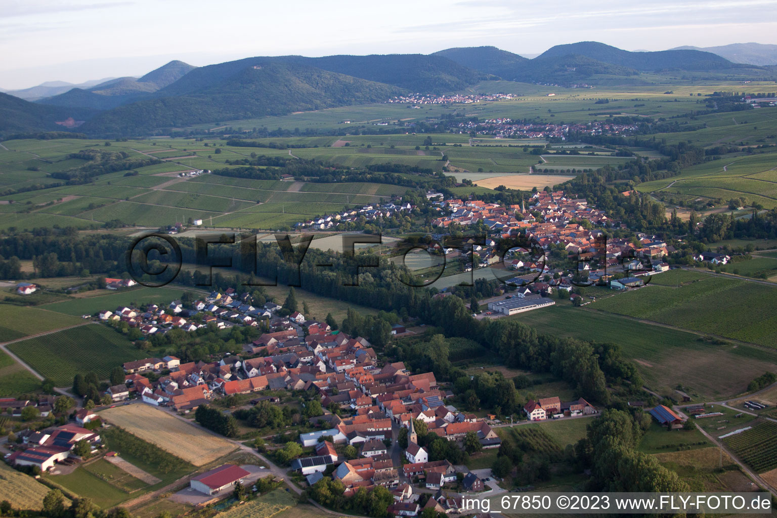Quartier Klingen in Heuchelheim-Klingen dans le département Rhénanie-Palatinat, Allemagne vue du ciel