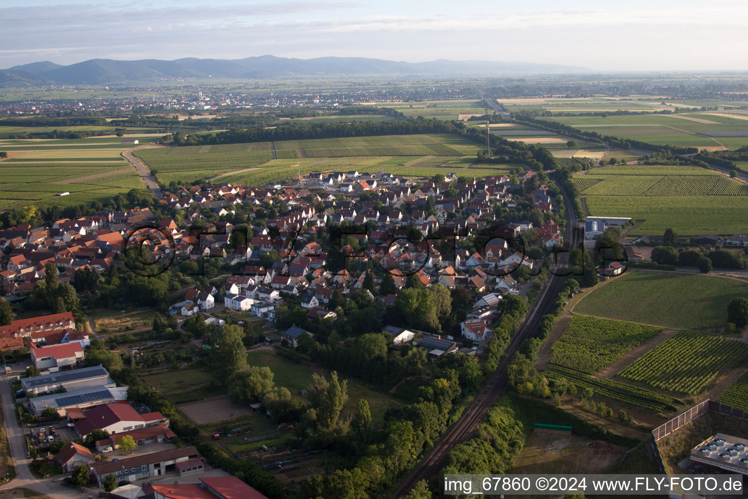 Enregistrement par drone de Insheim dans le département Rhénanie-Palatinat, Allemagne