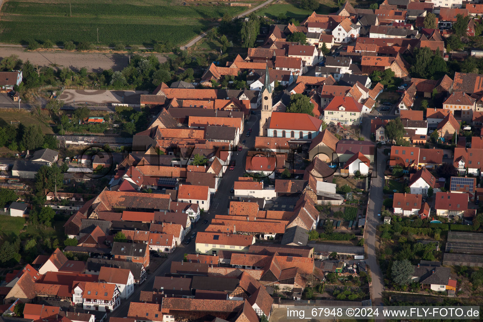 Enregistrement par drone de Erlenbach bei Kandel dans le département Rhénanie-Palatinat, Allemagne