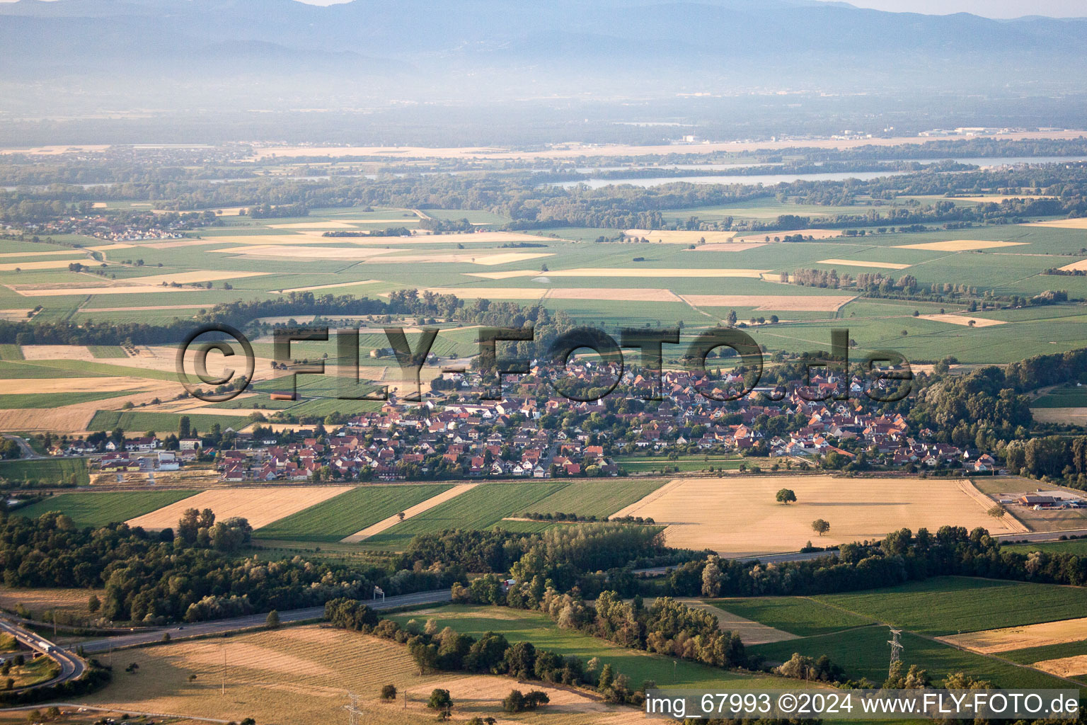 Roppenheim dans le département Bas Rhin, France vue d'en haut