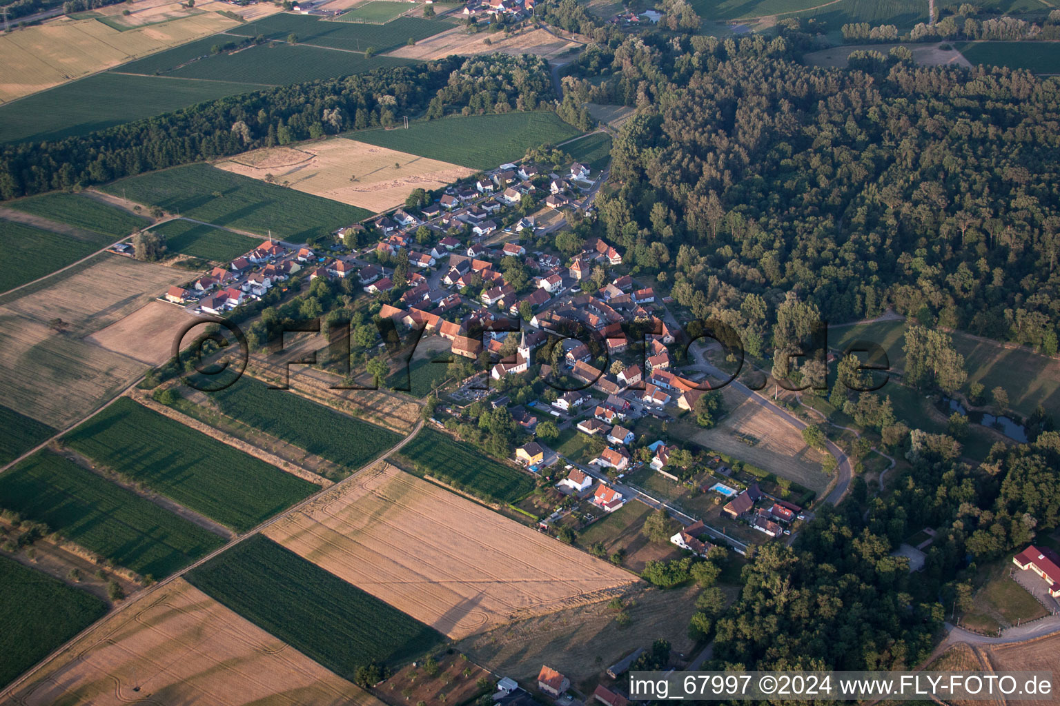 Kauffenheim dans le département Bas Rhin, France depuis l'avion