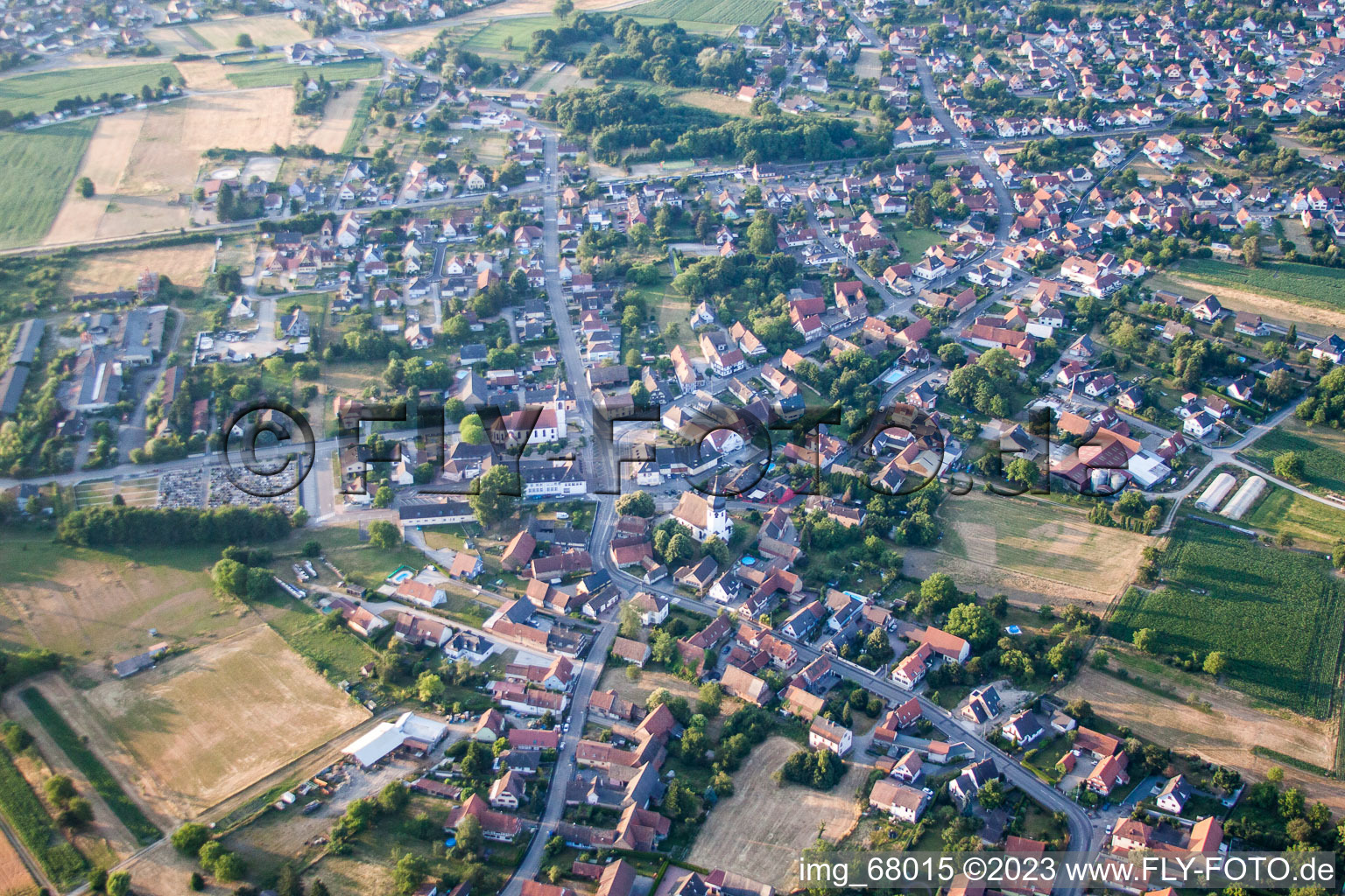 Vue aérienne de Sessenheim dans le département Bas Rhin, France