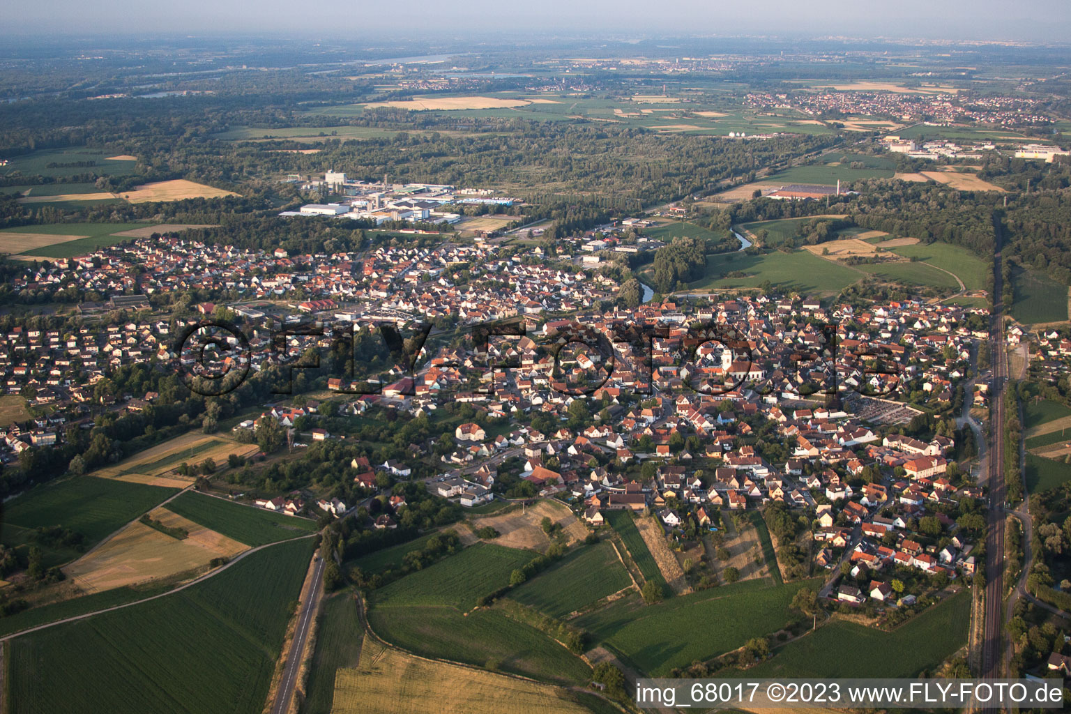 Drusenheim dans le département Bas Rhin, France du point de vue du drone