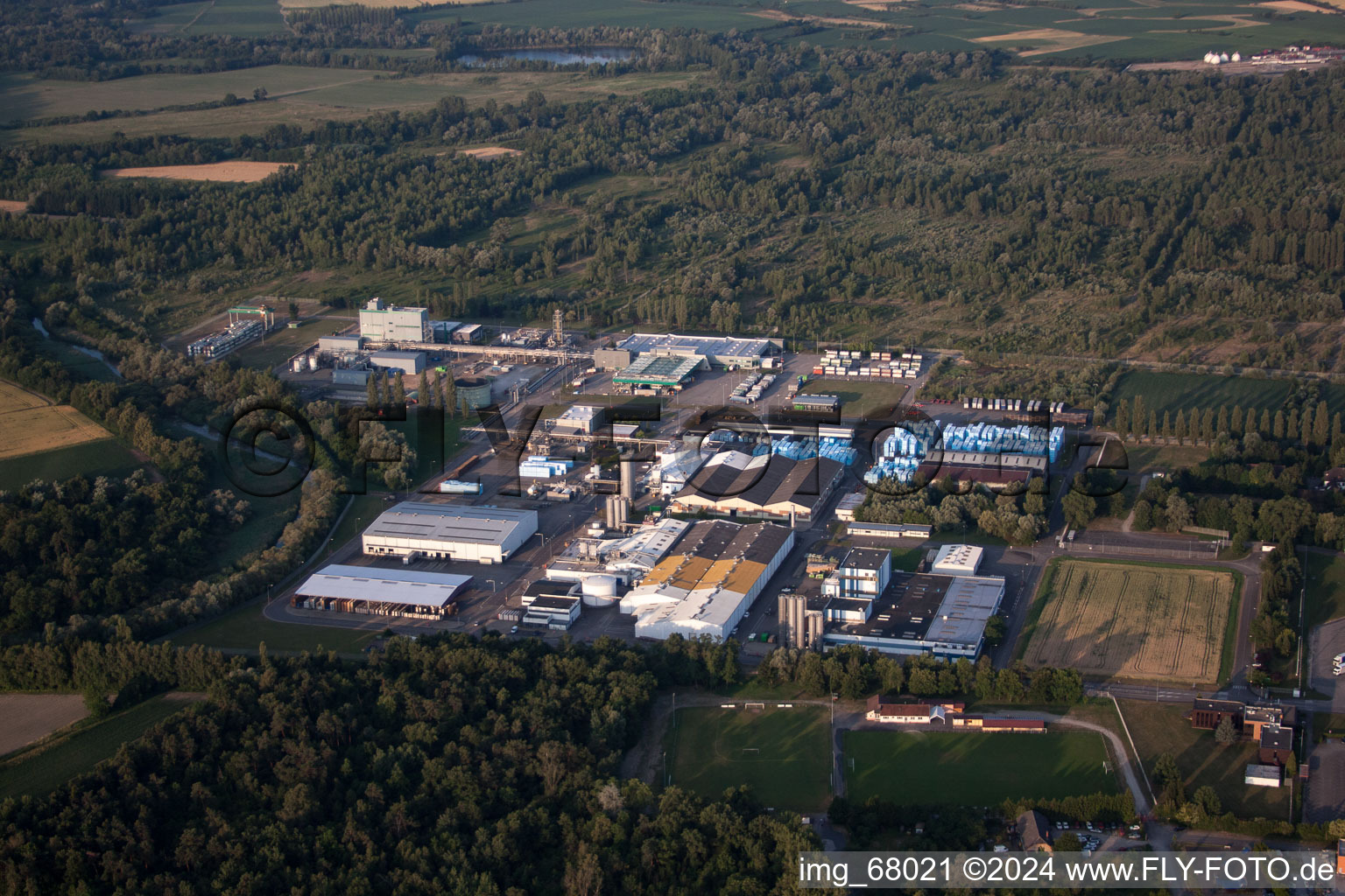 Vue aérienne de Drusenheim dans le département Bas Rhin, France