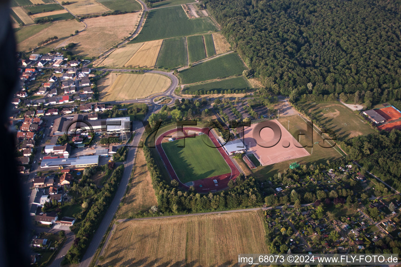 Vue aérienne de Stade forestier à Schutterwald dans le département Bade-Wurtemberg, Allemagne