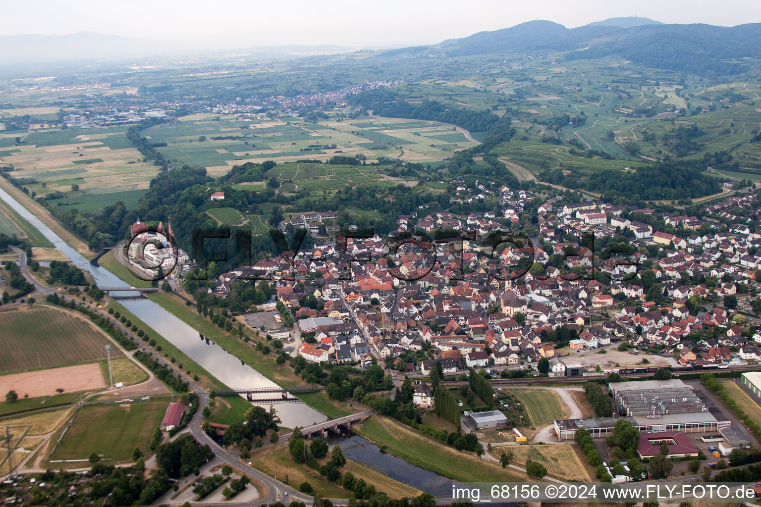 Photographie aérienne de Barres à Riegel am Kaiserstuhl dans le département Bade-Wurtemberg, Allemagne