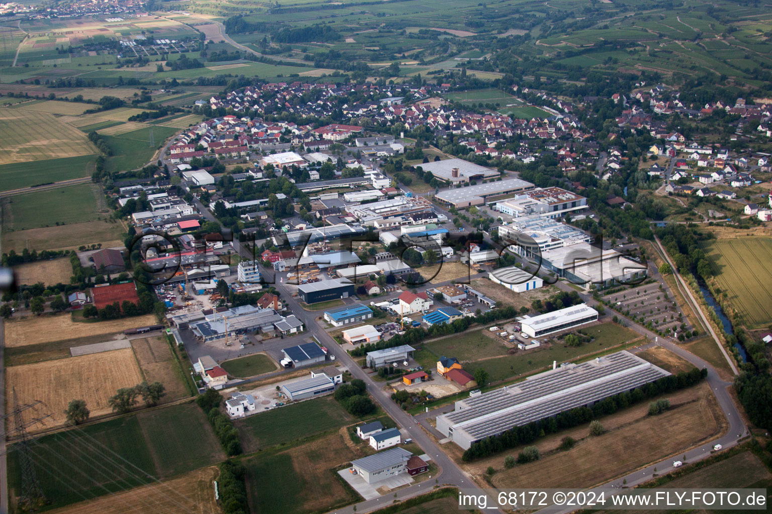 Vue aérienne de Zone industrielle et commerciale Est à Bahlingen am Kaiserstuhl dans le département Bade-Wurtemberg, Allemagne