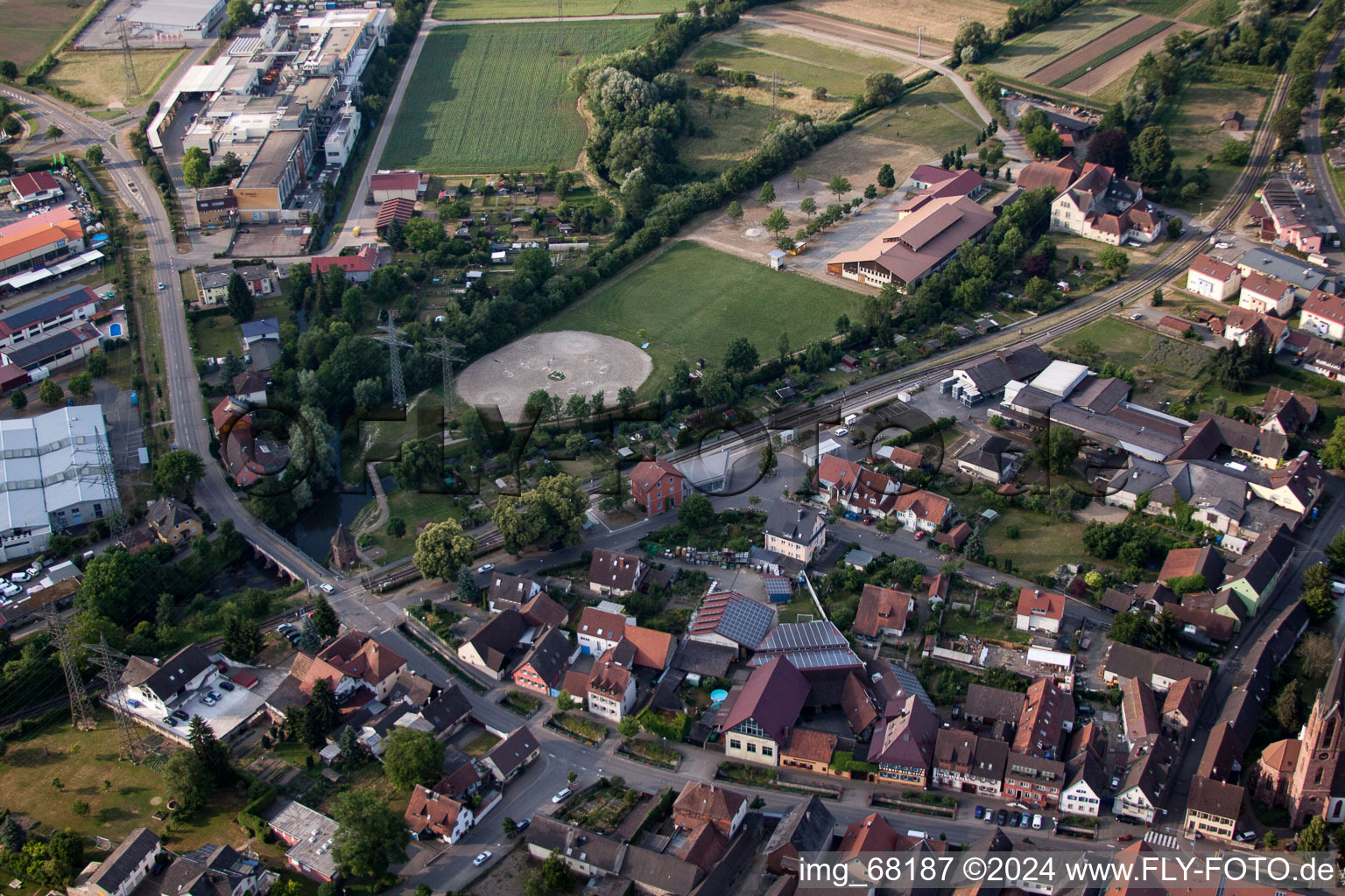 Eichstetten am Kaiserstuhl dans le département Bade-Wurtemberg, Allemagne vue du ciel