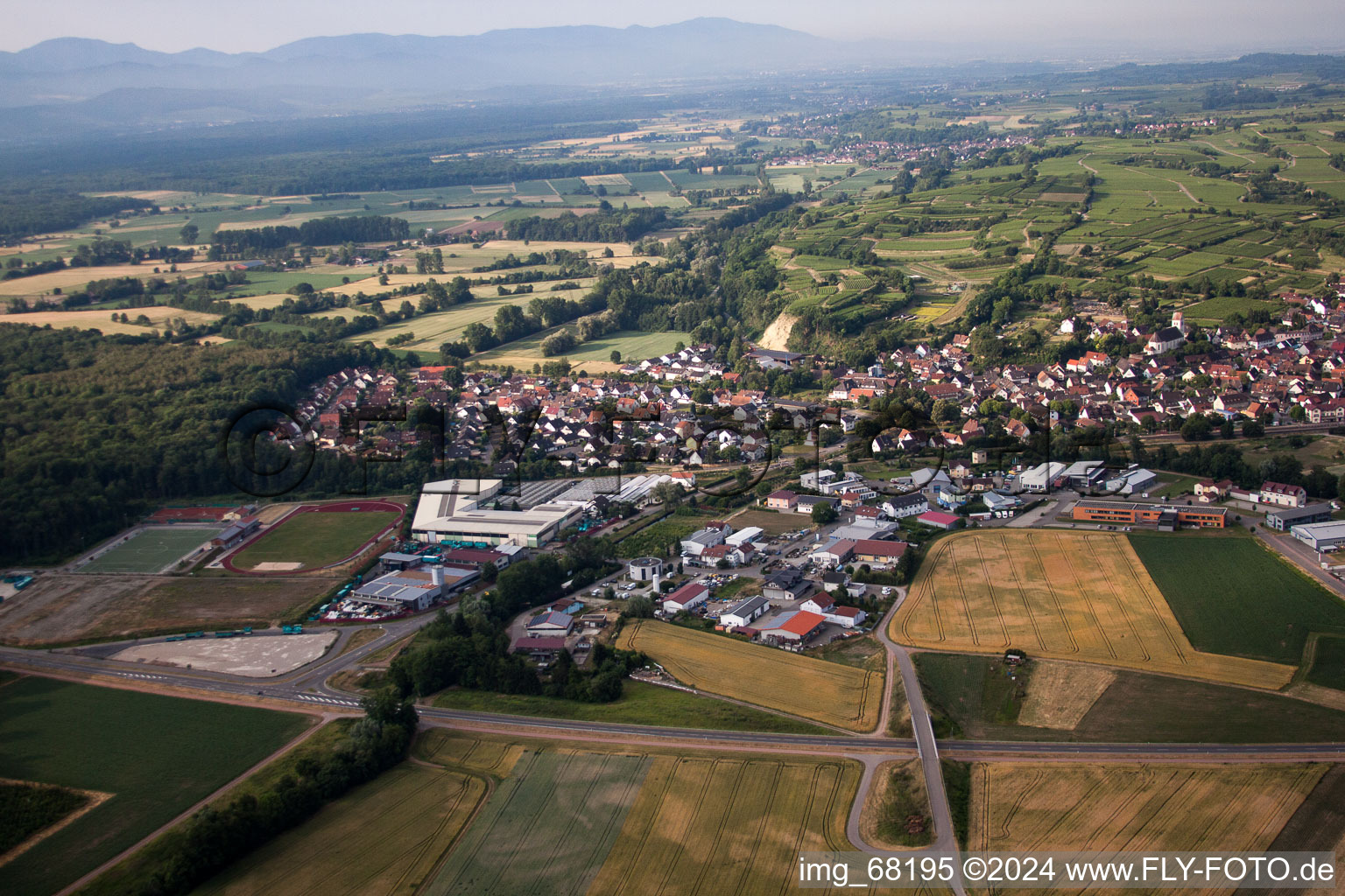 Vue aérienne de Gottenheim dans le département Bade-Wurtemberg, Allemagne