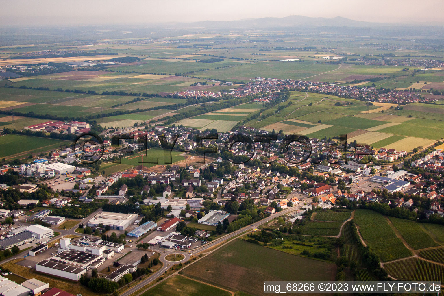 Heitersheim dans le département Bade-Wurtemberg, Allemagne vue d'en haut
