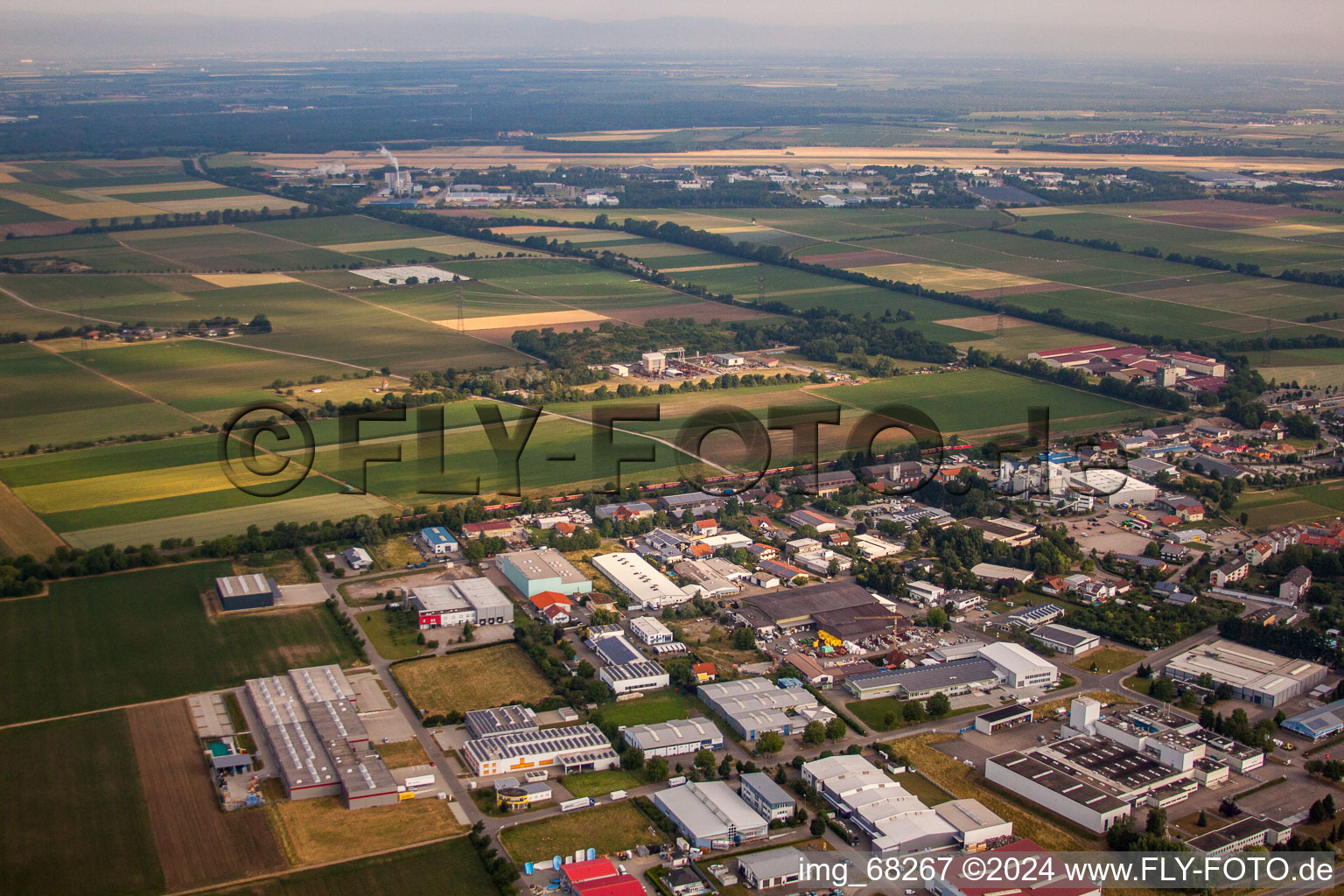 Heitersheim dans le département Bade-Wurtemberg, Allemagne depuis l'avion