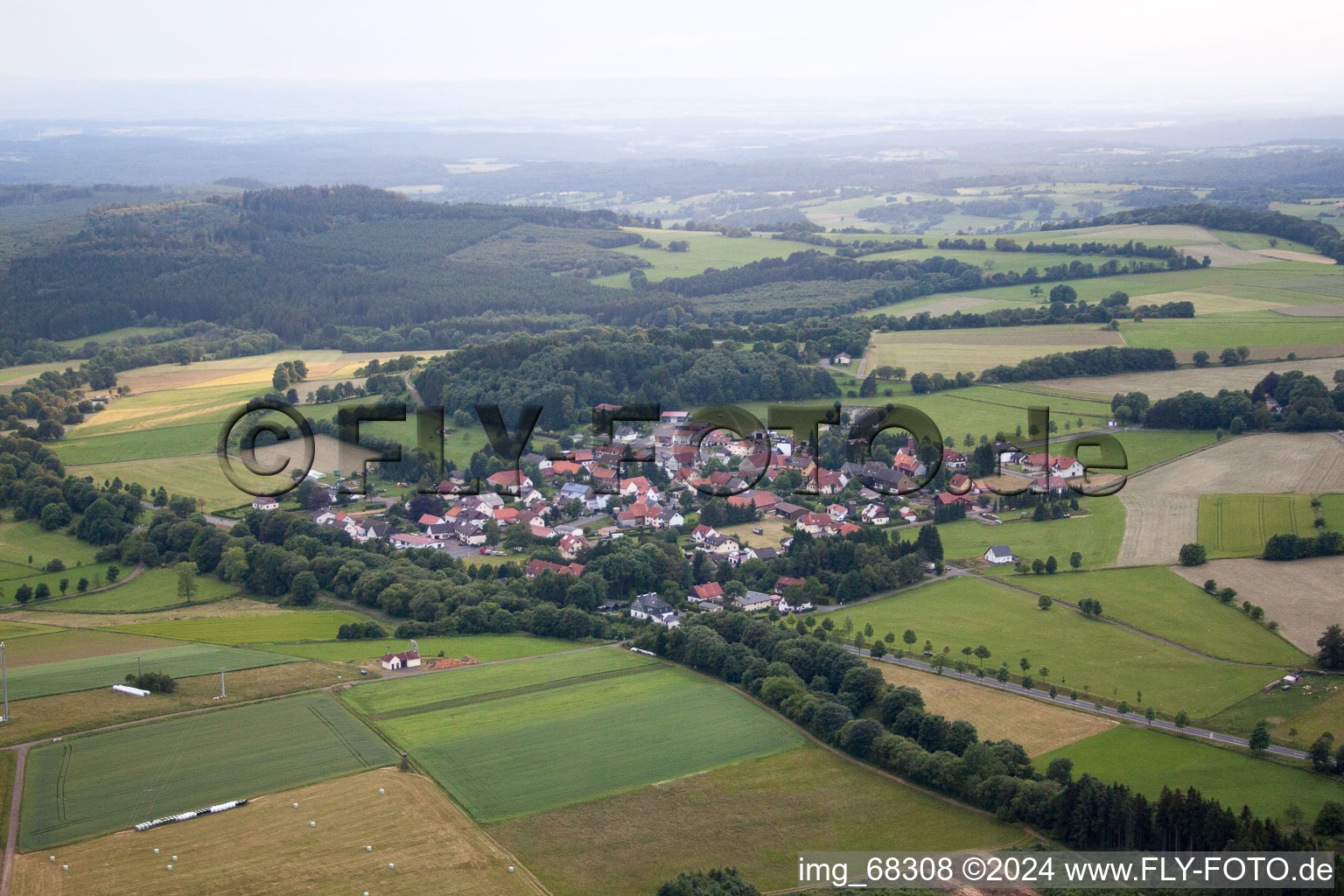 Vue aérienne de Hartmannshain dans le département Hesse, Allemagne