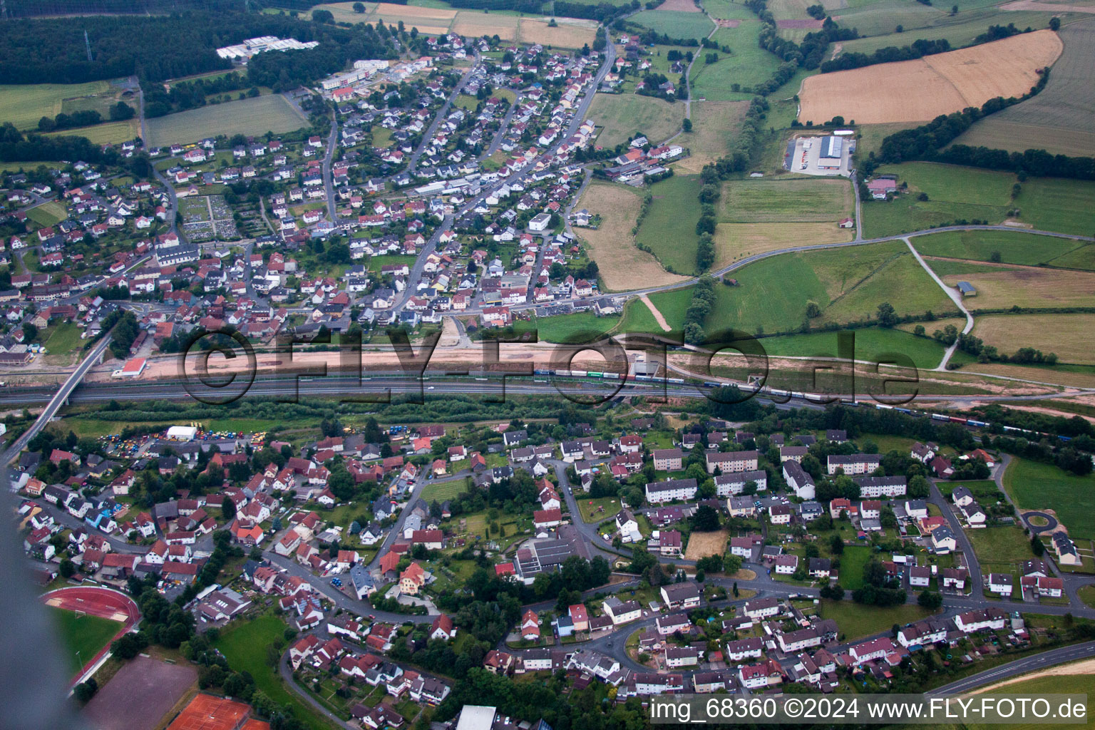 Vue aérienne de Neuhof dans le département Hesse, Allemagne