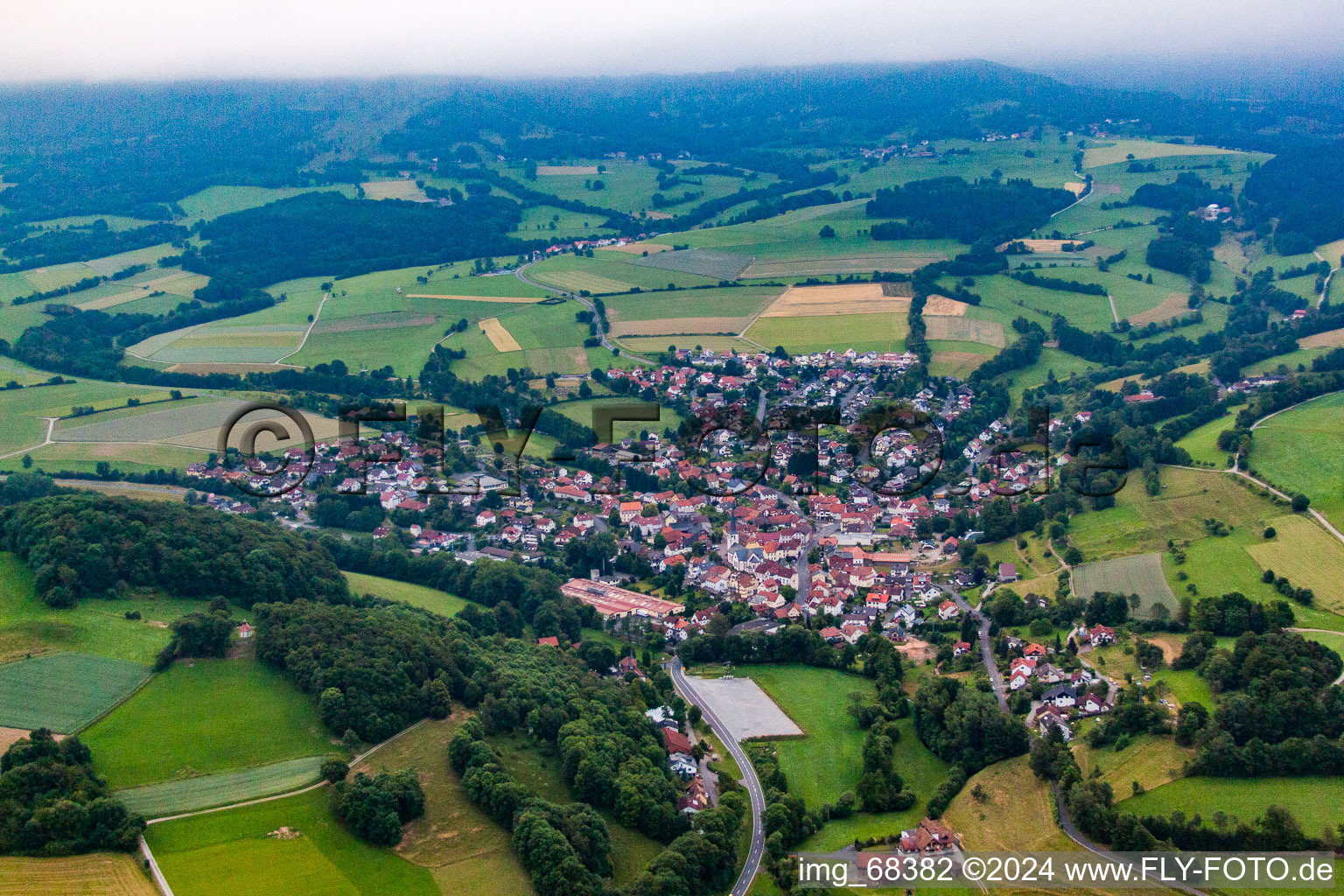 Vue aérienne de De l'ouest à Poppenhausen dans le département Hesse, Allemagne