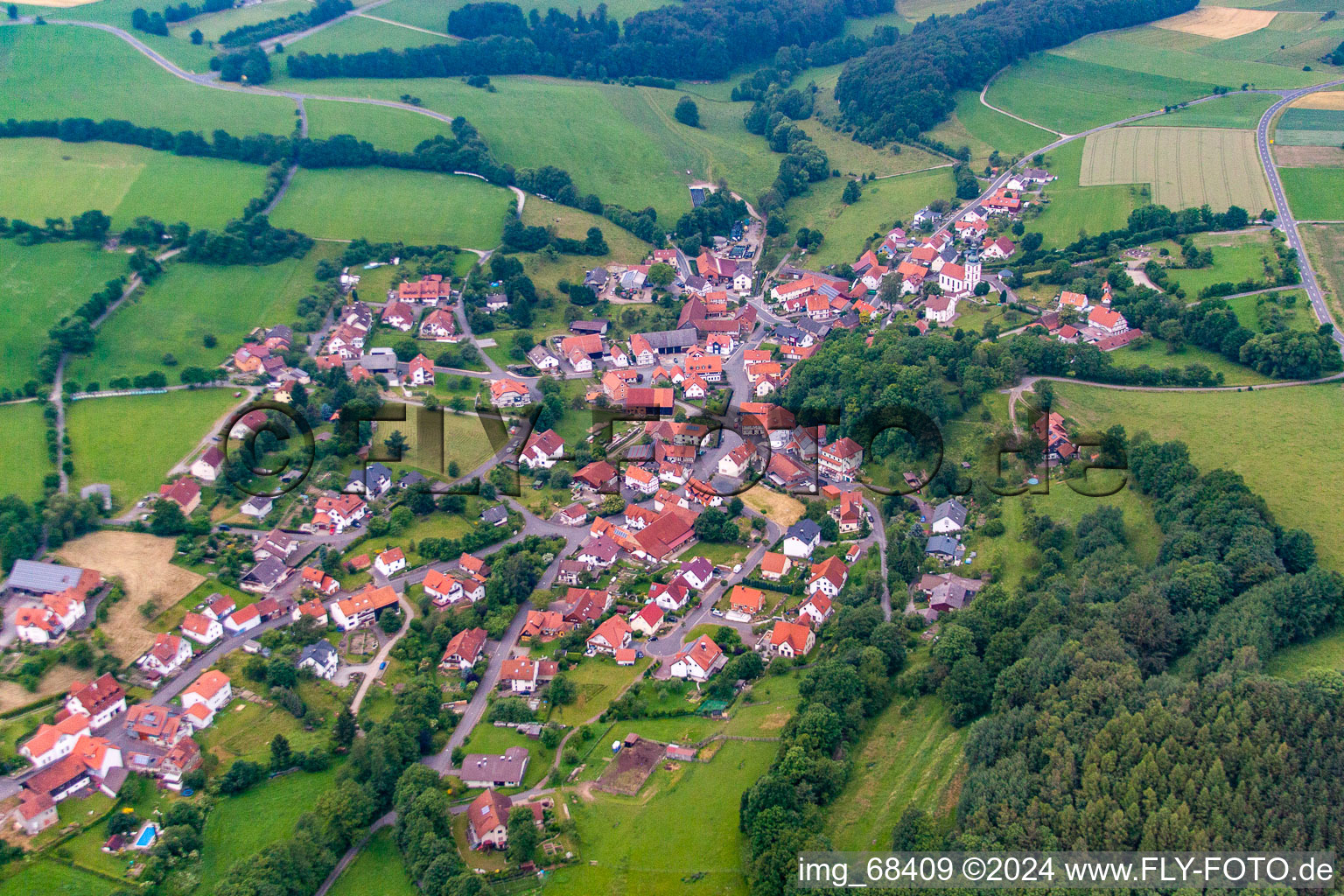 Vue aérienne de Quartier Kleinsassen in Hofbieber dans le département Hesse, Allemagne