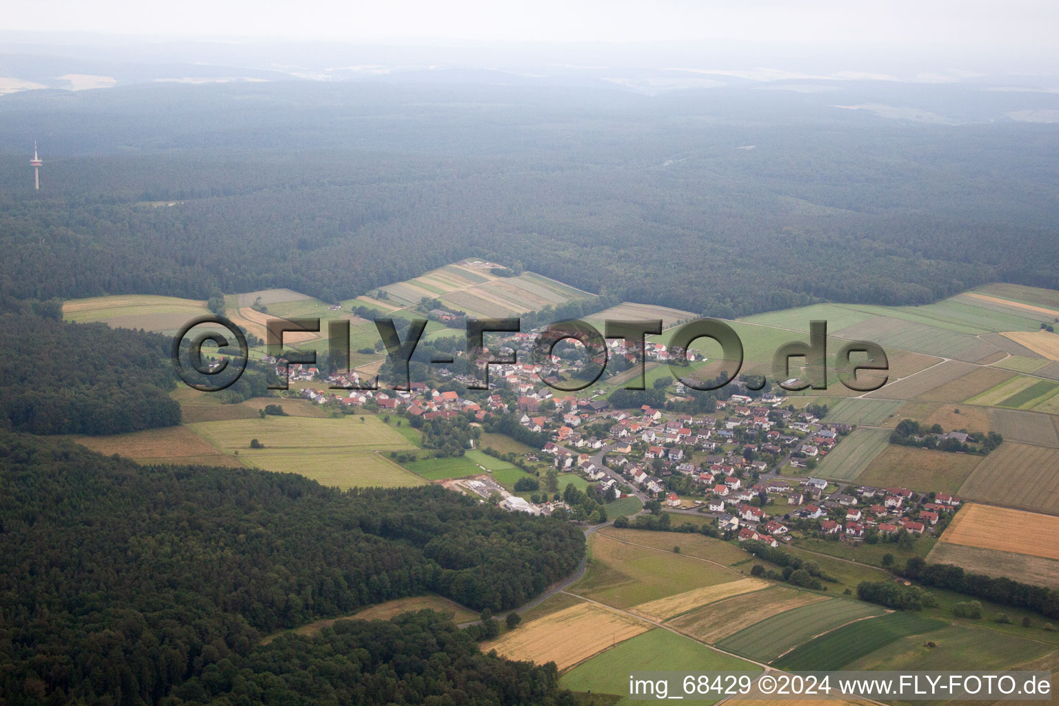 Vue aérienne de Dietershan dans le département Hesse, Allemagne