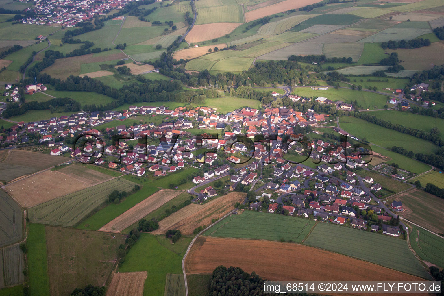 Vue aérienne de Vue sur le village à le quartier Kleinlüder in Großenlüder dans le département Hesse, Allemagne