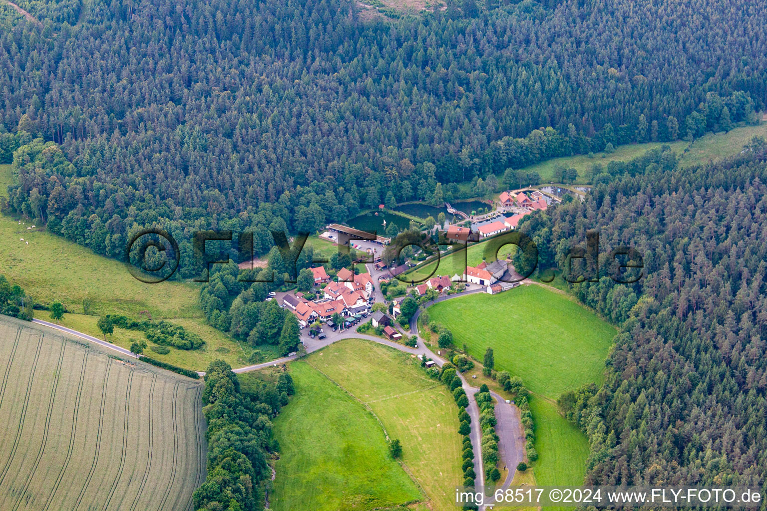 Vue aérienne de Landgasthof Hessenmühle à le quartier Kleinlüder in Großenlüder dans le département Hesse, Allemagne