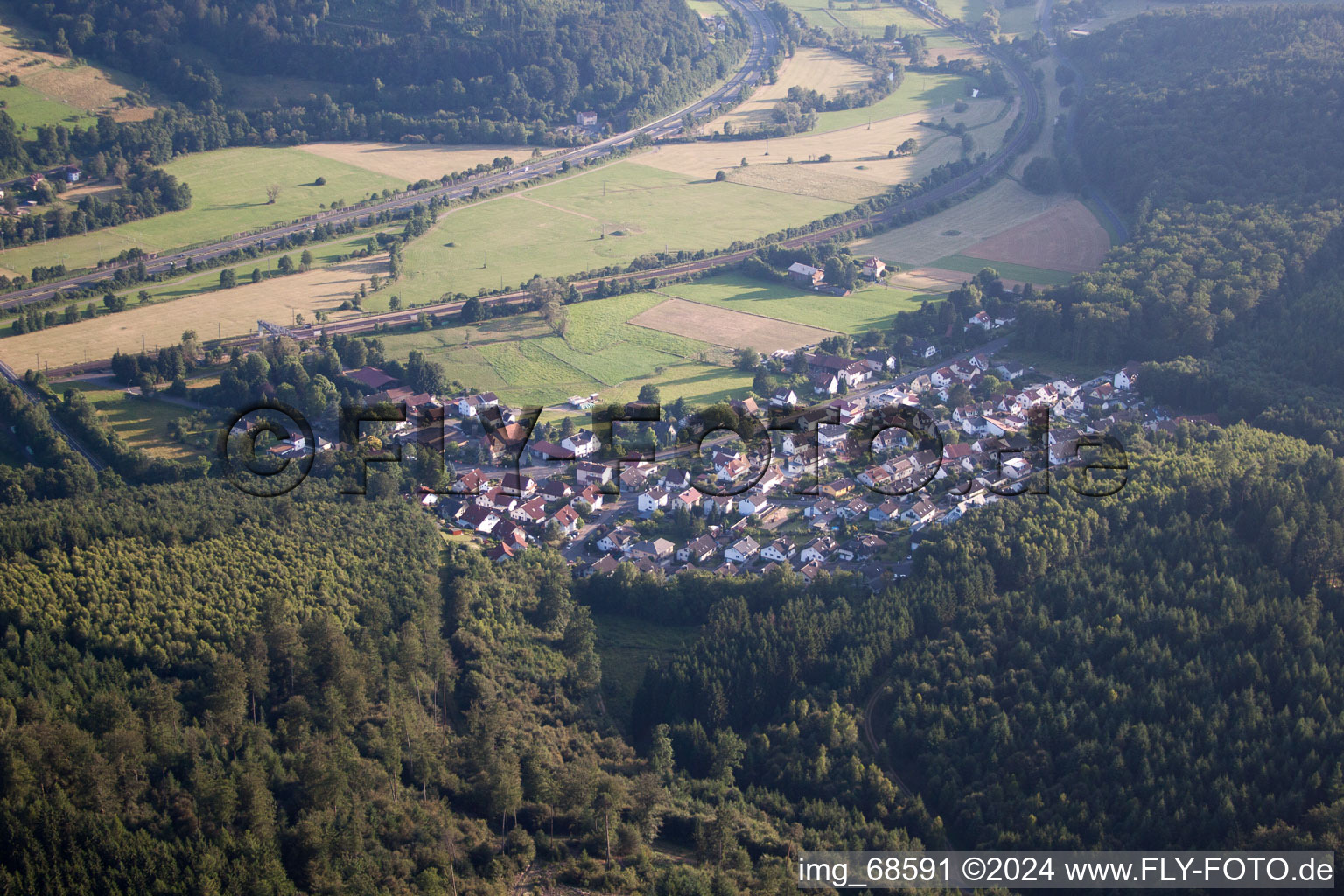 Vue aérienne de Neuwirtheim dans le département Hesse, Allemagne