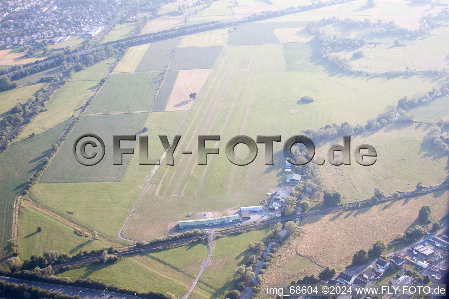 Vue aérienne de Aérodrome UL à Gelnhausen dans le département Hesse, Allemagne