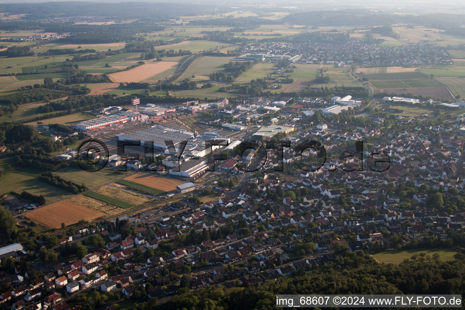 Gelnhausen dans le département Hesse, Allemagne depuis l'avion