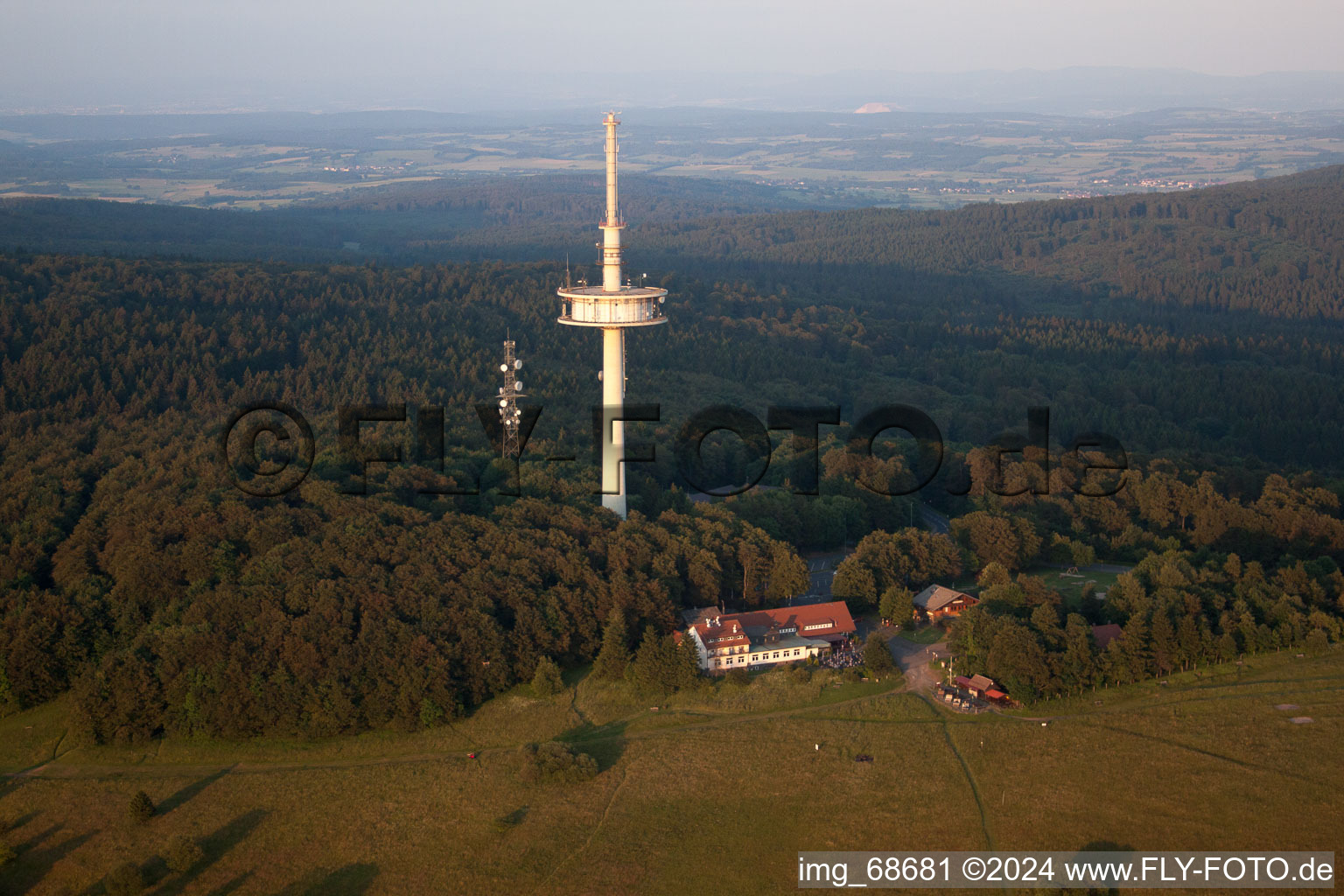 Vue oblique de Hoherodskopf dans le département Hesse, Allemagne