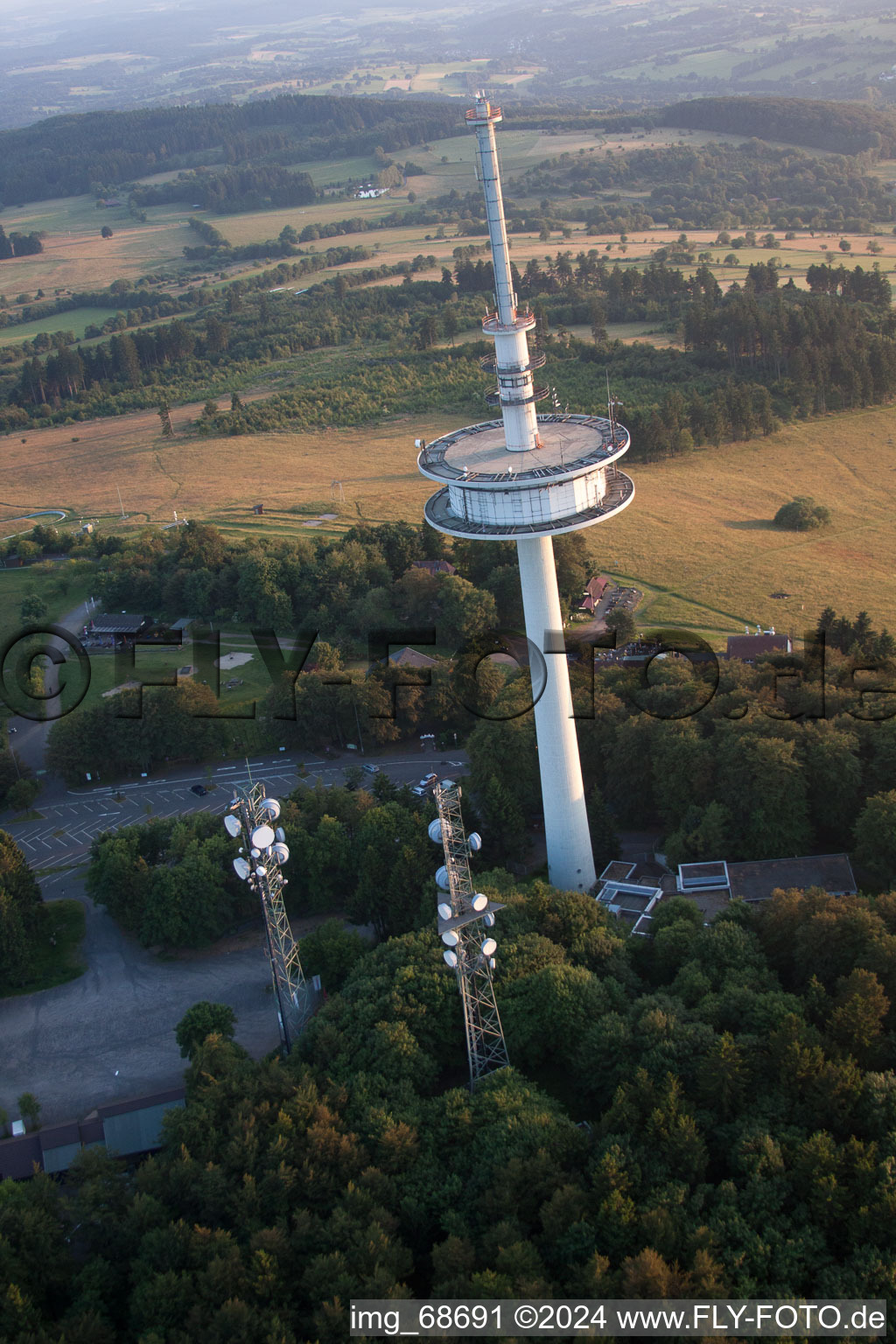 Hoherodskopf dans le département Hesse, Allemagne depuis l'avion