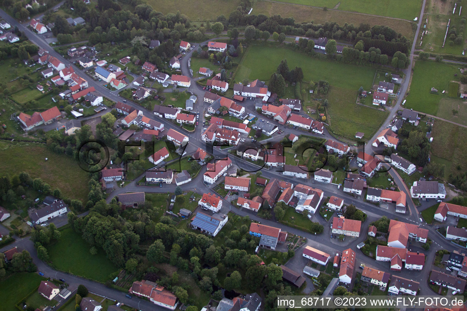 Vue aérienne de Ilbeshausen dans le département Hesse, Allemagne