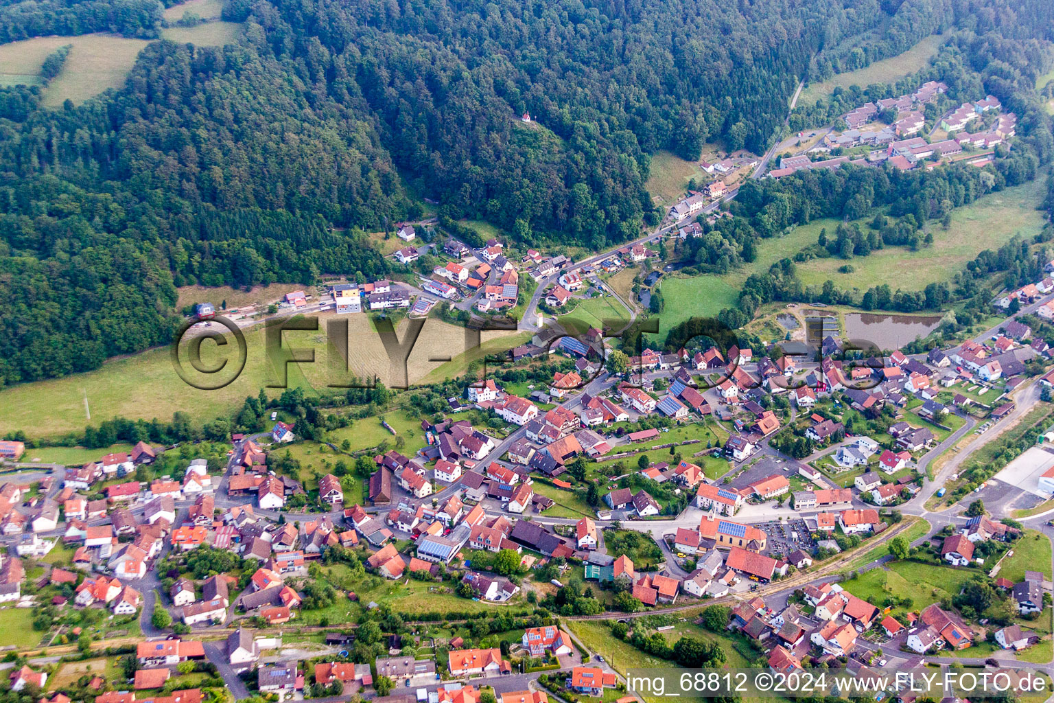 Vue aérienne de Champs agricoles et surfaces utilisables à Riedenberg dans le département Bavière, Allemagne