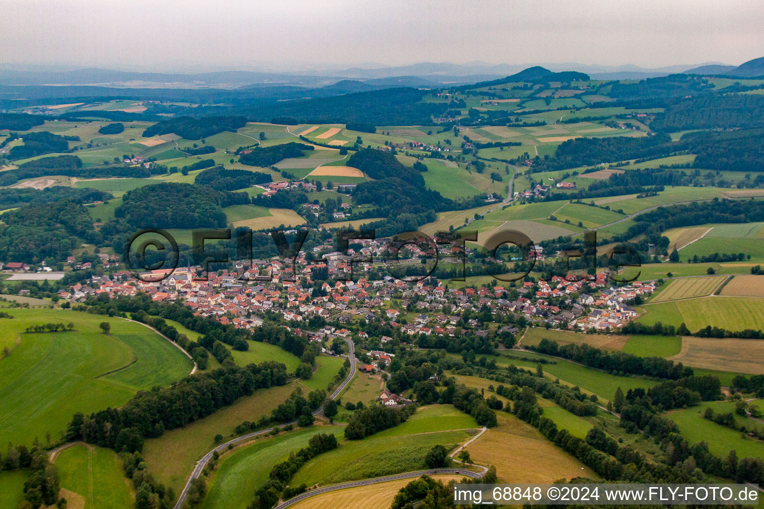 Vue aérienne de Du sud à Poppenhausen dans le département Hesse, Allemagne