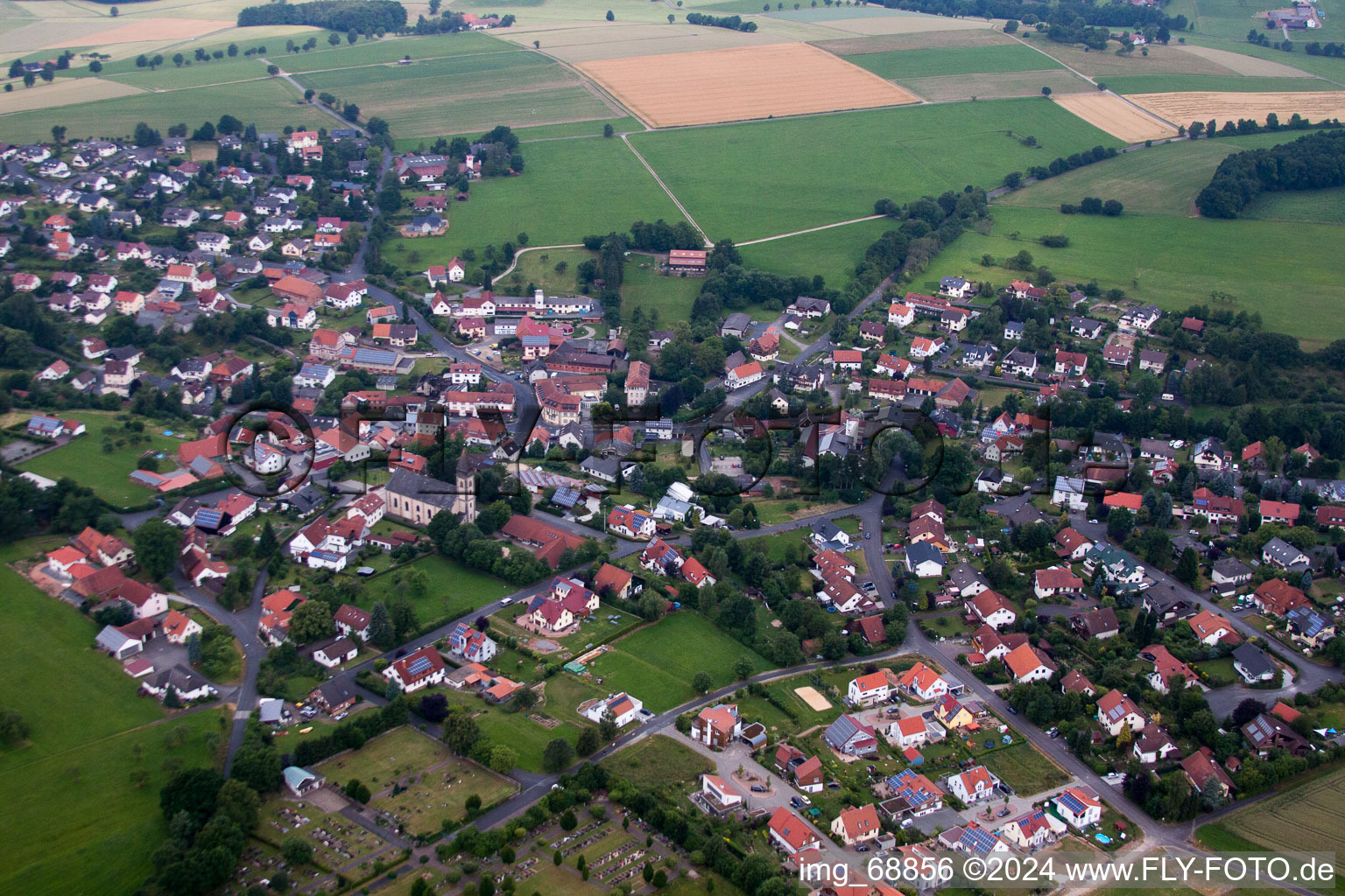 Vue aérienne de Oberlütter dans le département Hesse, Allemagne