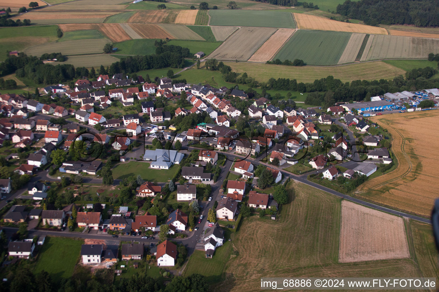 Vue aérienne de Marché à Neuhof dans le département Hesse, Allemagne