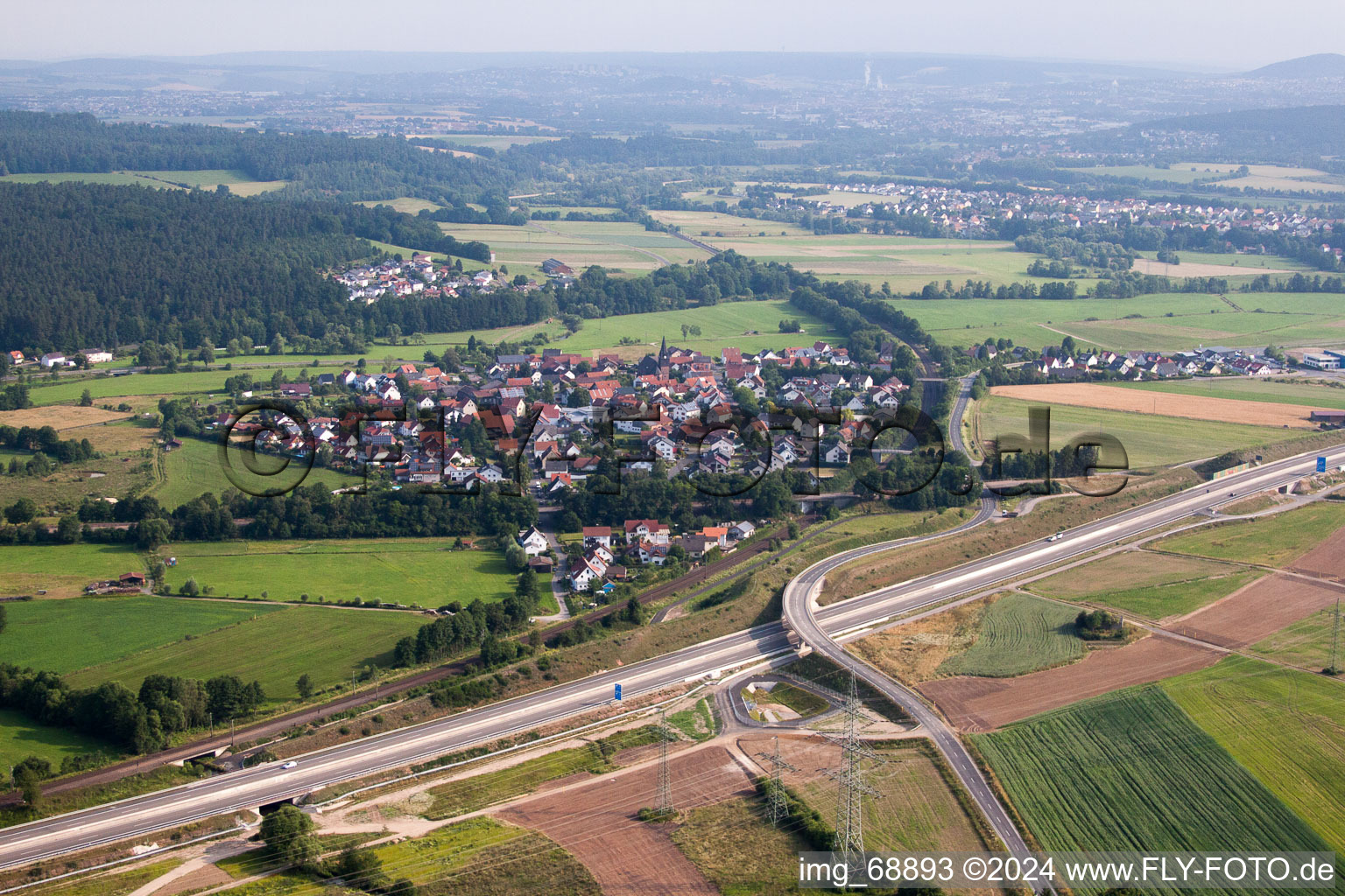 Vue aérienne de Kerzell dans le département Hesse, Allemagne