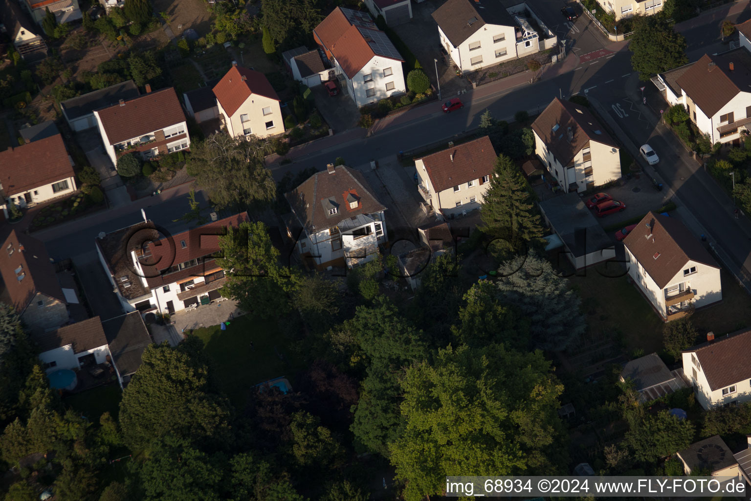 Quartier Dannstadt in Dannstadt-Schauernheim dans le département Rhénanie-Palatinat, Allemagne du point de vue du drone