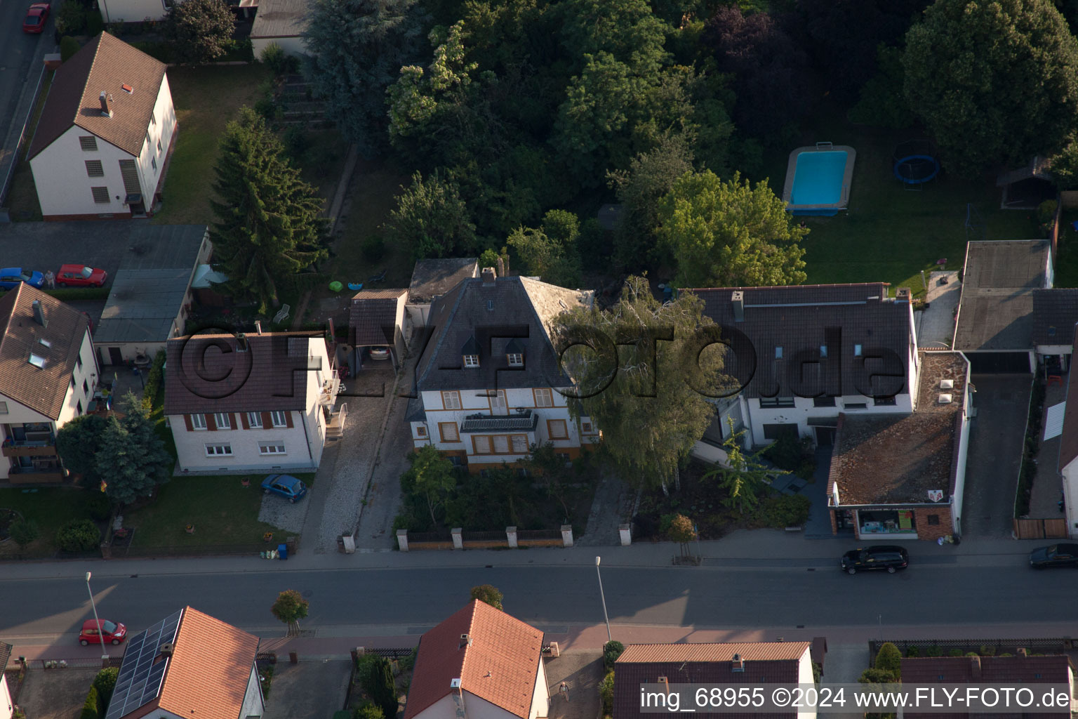 Quartier Dannstadt in Dannstadt-Schauernheim dans le département Rhénanie-Palatinat, Allemagne d'un drone