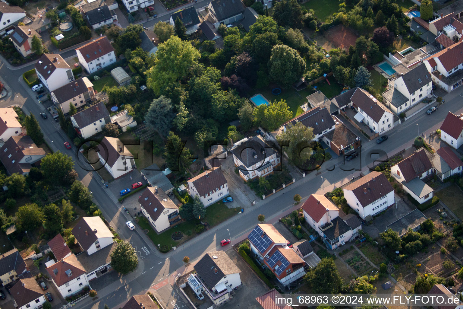 Quartier Dannstadt in Dannstadt-Schauernheim dans le département Rhénanie-Palatinat, Allemagne d'en haut