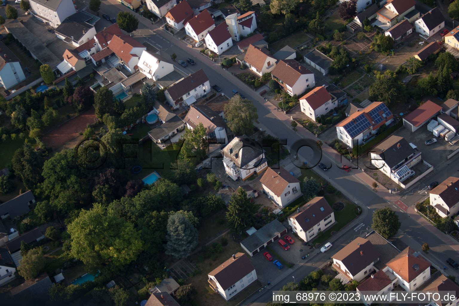 Quartier Dannstadt in Dannstadt-Schauernheim dans le département Rhénanie-Palatinat, Allemagne d'un drone