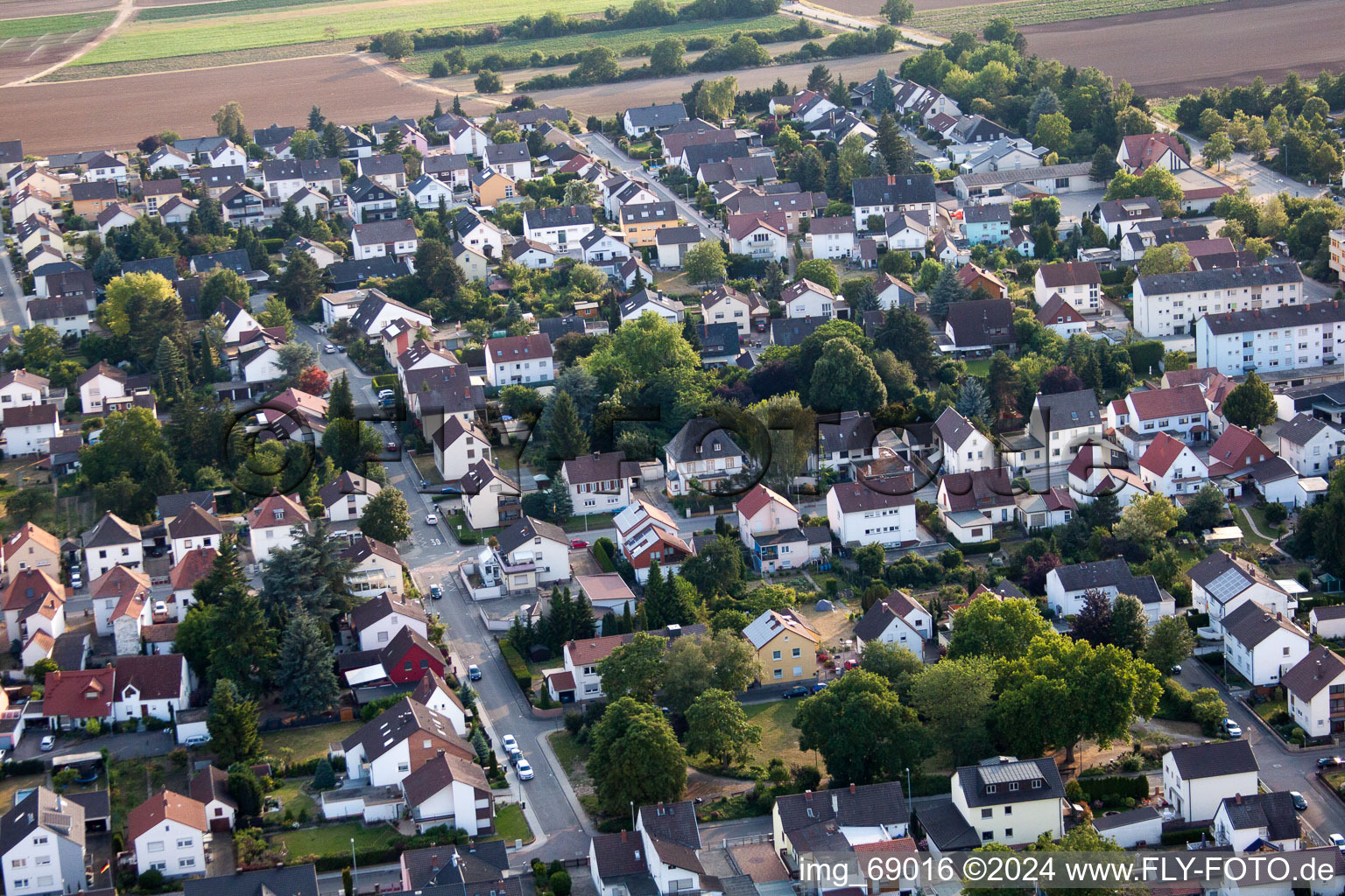 Quartier Dannstadt in Dannstadt-Schauernheim dans le département Rhénanie-Palatinat, Allemagne vu d'un drone